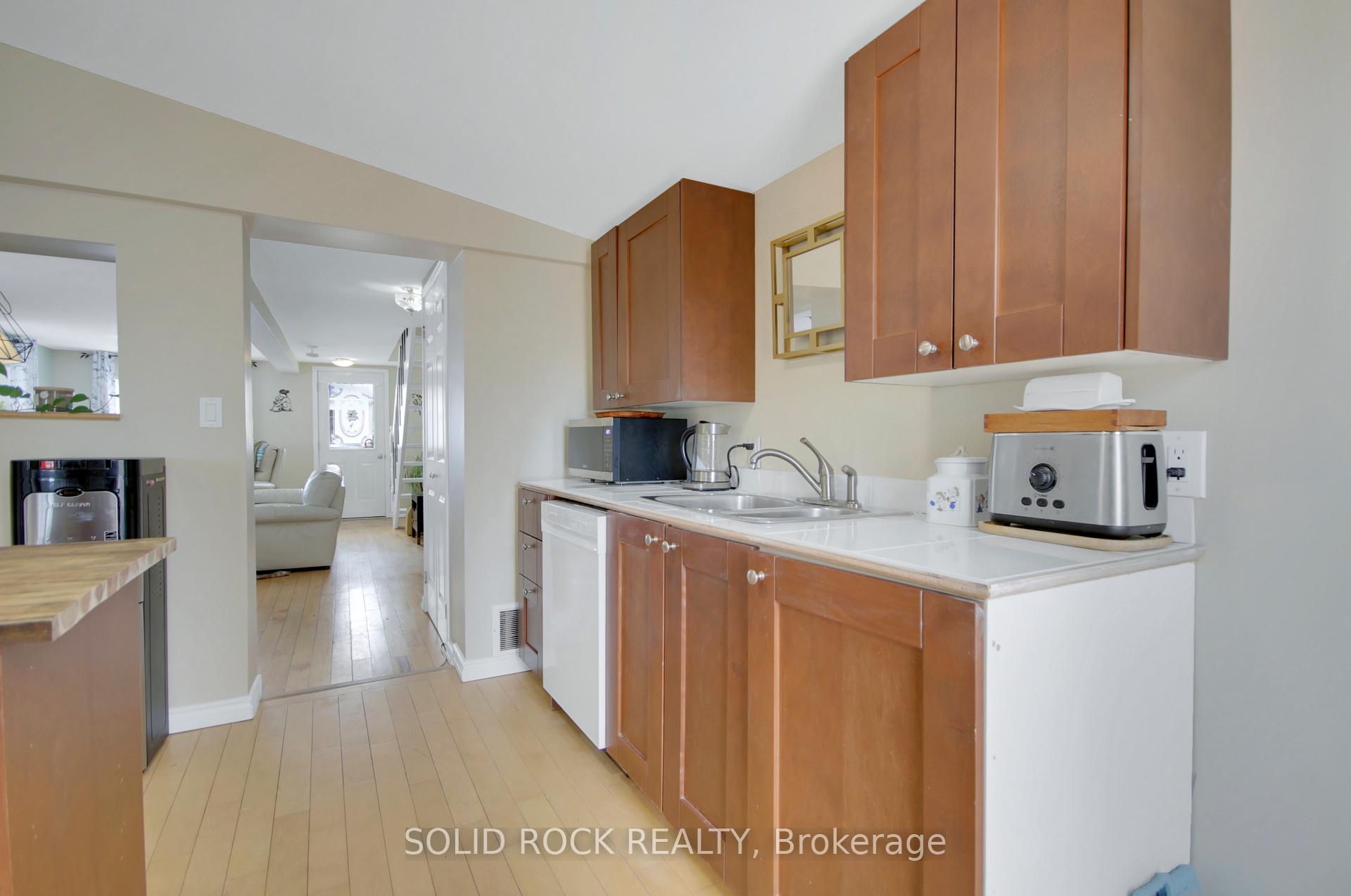 Photo 12 of 133 Bonnechere Street S, Renfrew — HOMEH