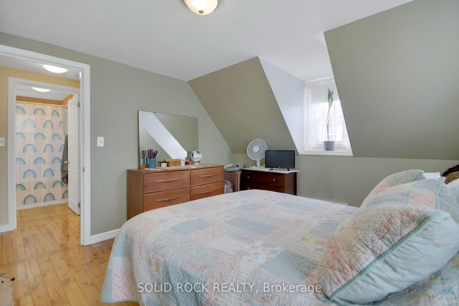 Photo 15 of 133 Bonnechere Street S, Renfrew — HOMEH