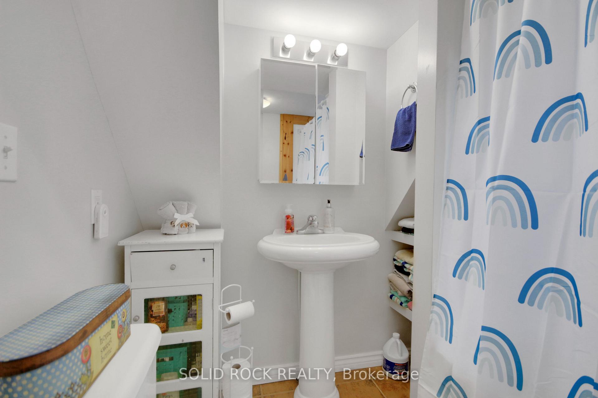 Photo 20 of 133 Bonnechere Street S, Renfrew — HOMEH