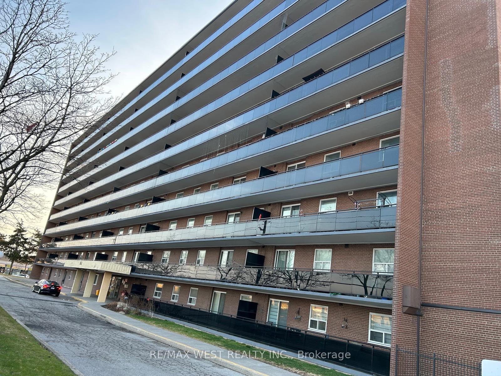 Front of Unit 709, 3533 Derry Road E