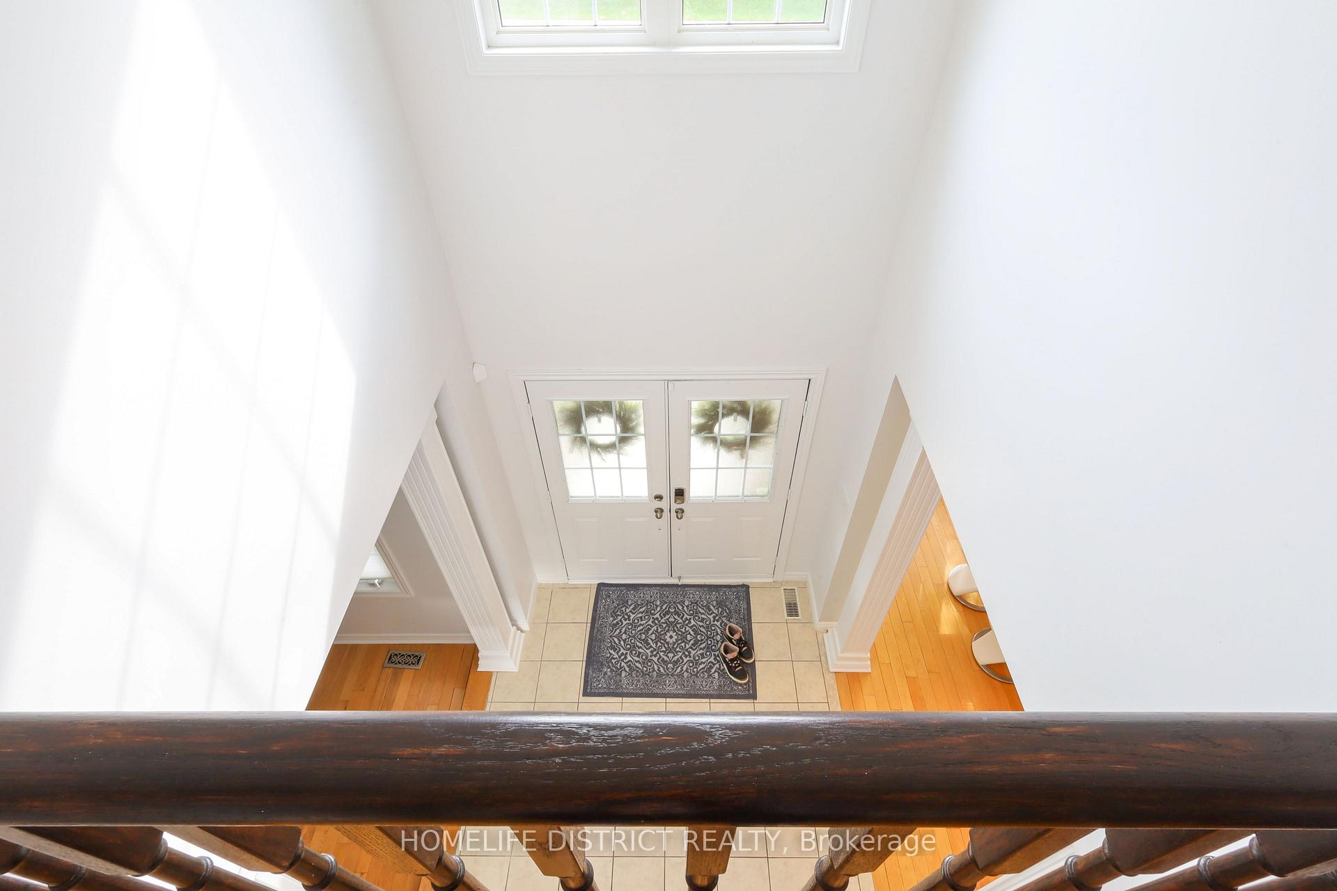 Photo 2 of 847 Greenleaf Circle E, Oshawa, Taunton — HOMEH