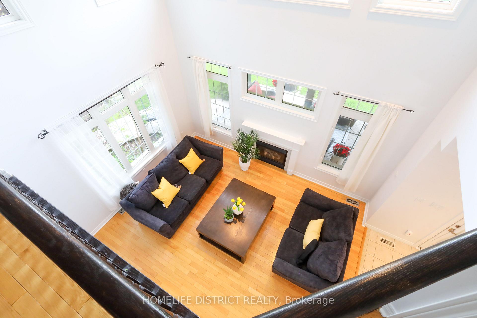 Photo 5 of 847 Greenleaf Circle E, Oshawa, Taunton — HOMEH