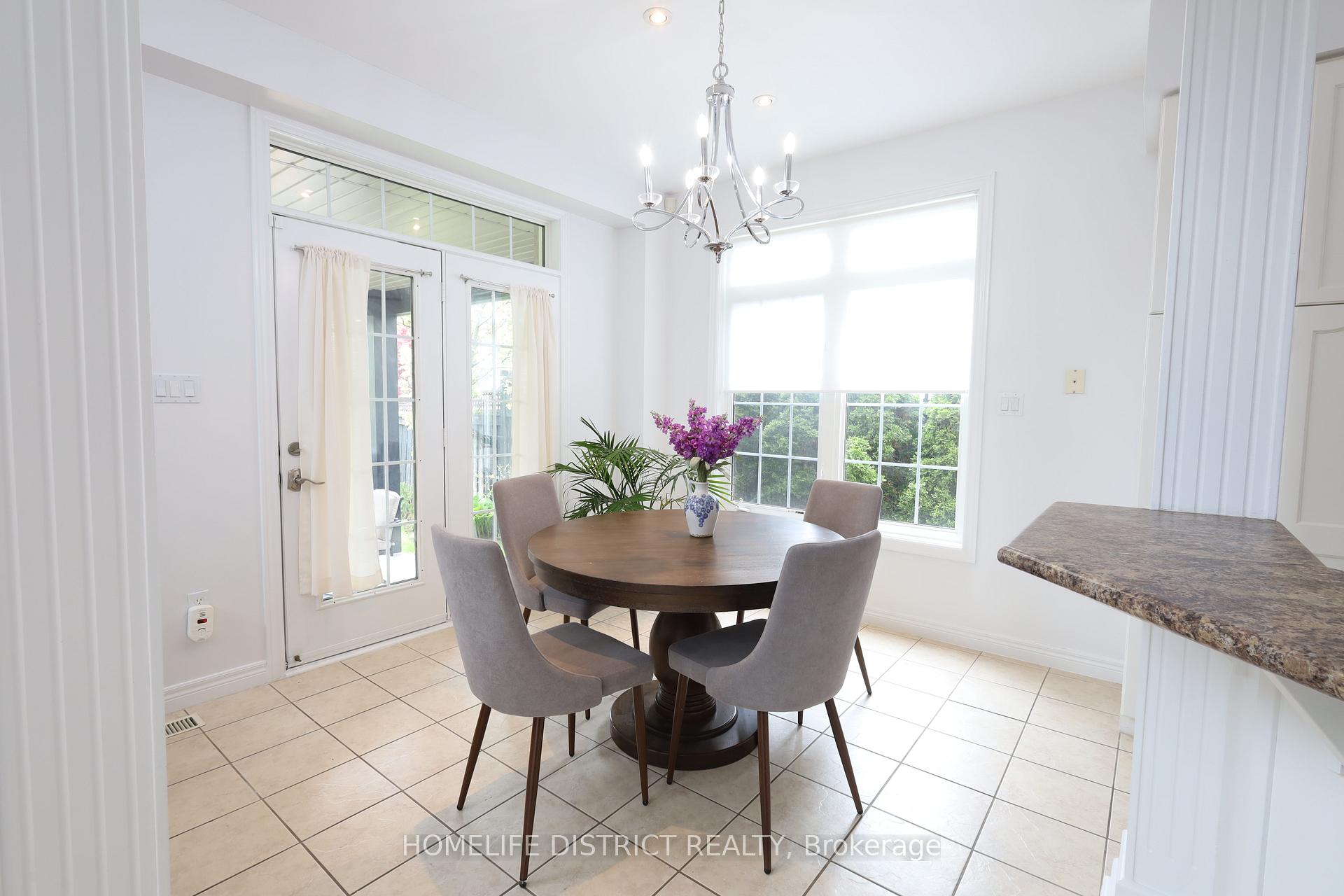 Photo 8 of 847 Greenleaf Circle E, Oshawa, Taunton — HOMEH