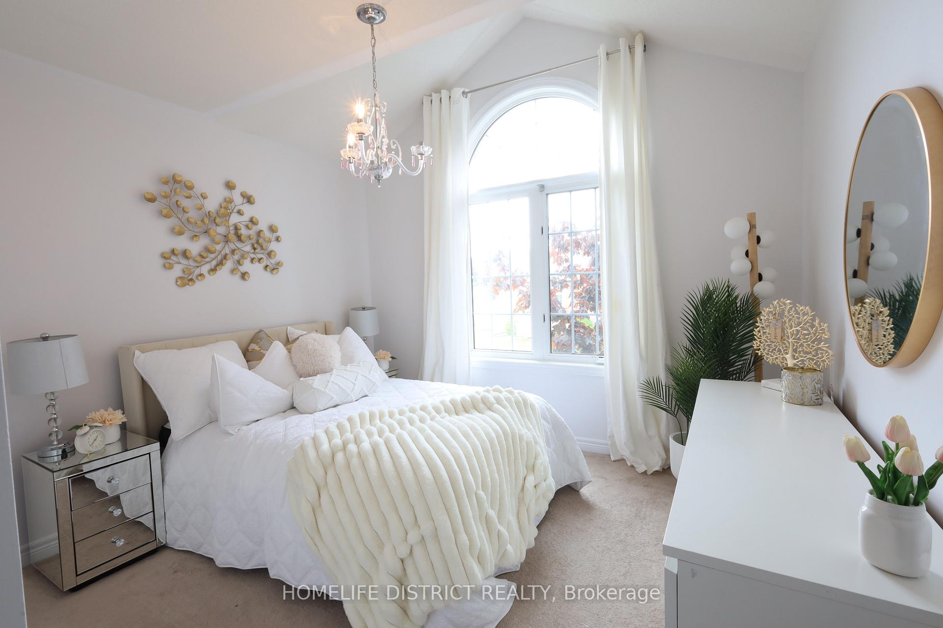 Photo 10 of 847 Greenleaf Circle E, Oshawa, Taunton — HOMEH
