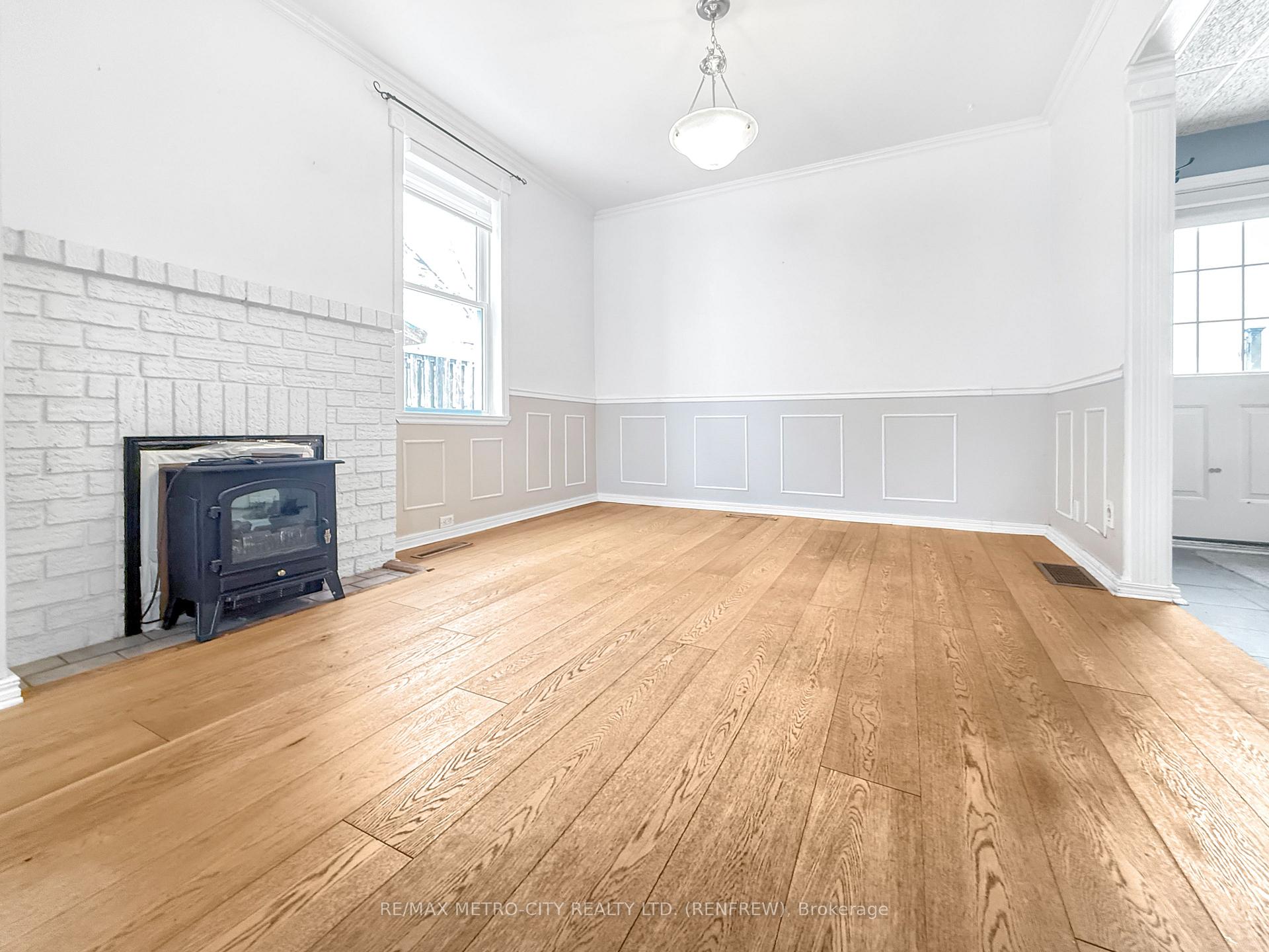 Photo 8 of 181 Cross Avenue, Renfrew — HOMEH