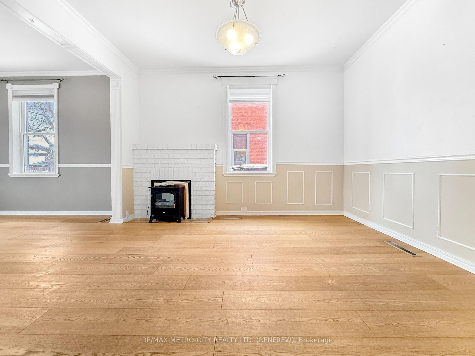 Photo 9 of 181 Cross Avenue, Renfrew — HOMEH