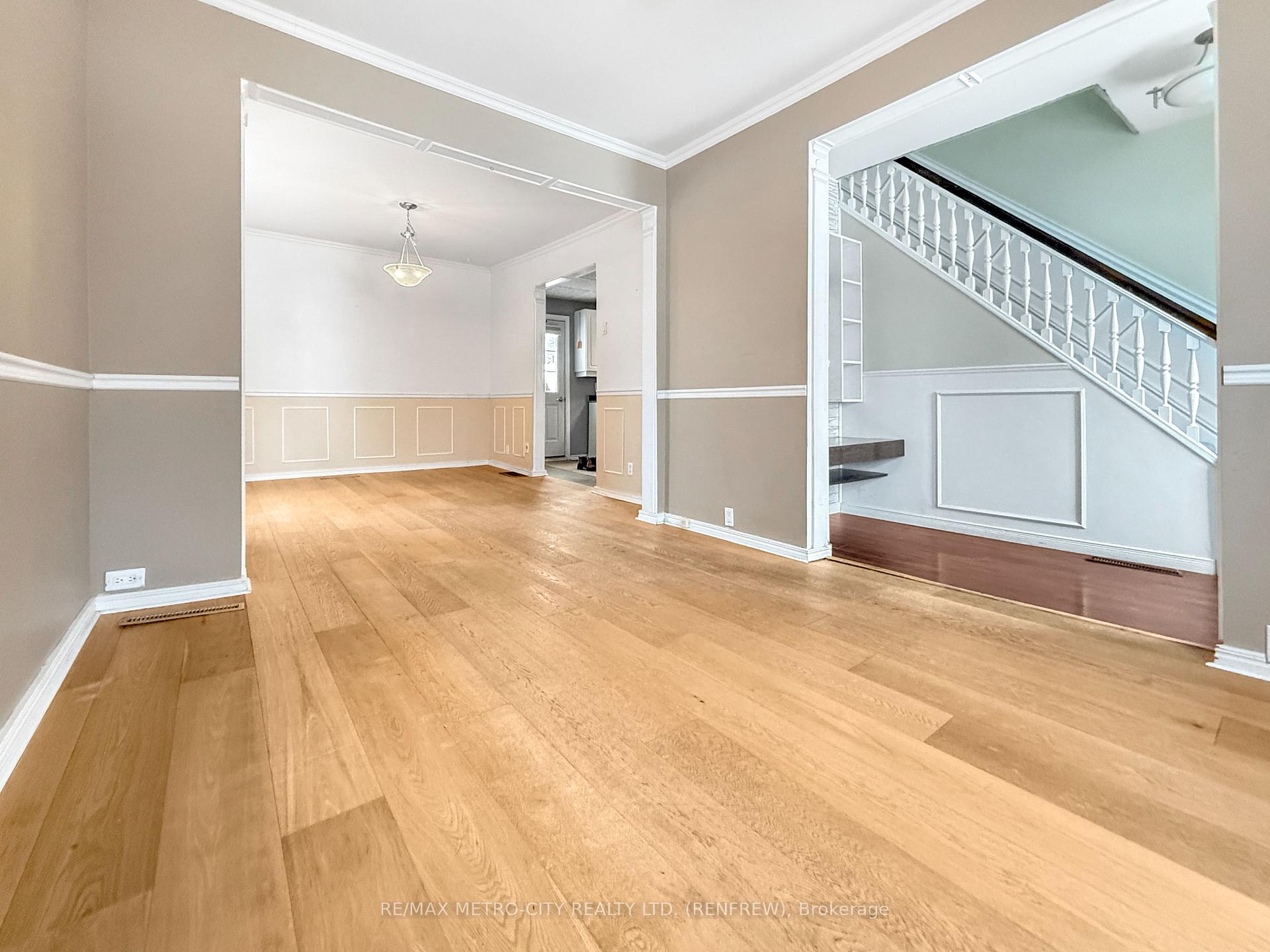 Photo 11 of 181 Cross Avenue, Renfrew — HOMEH