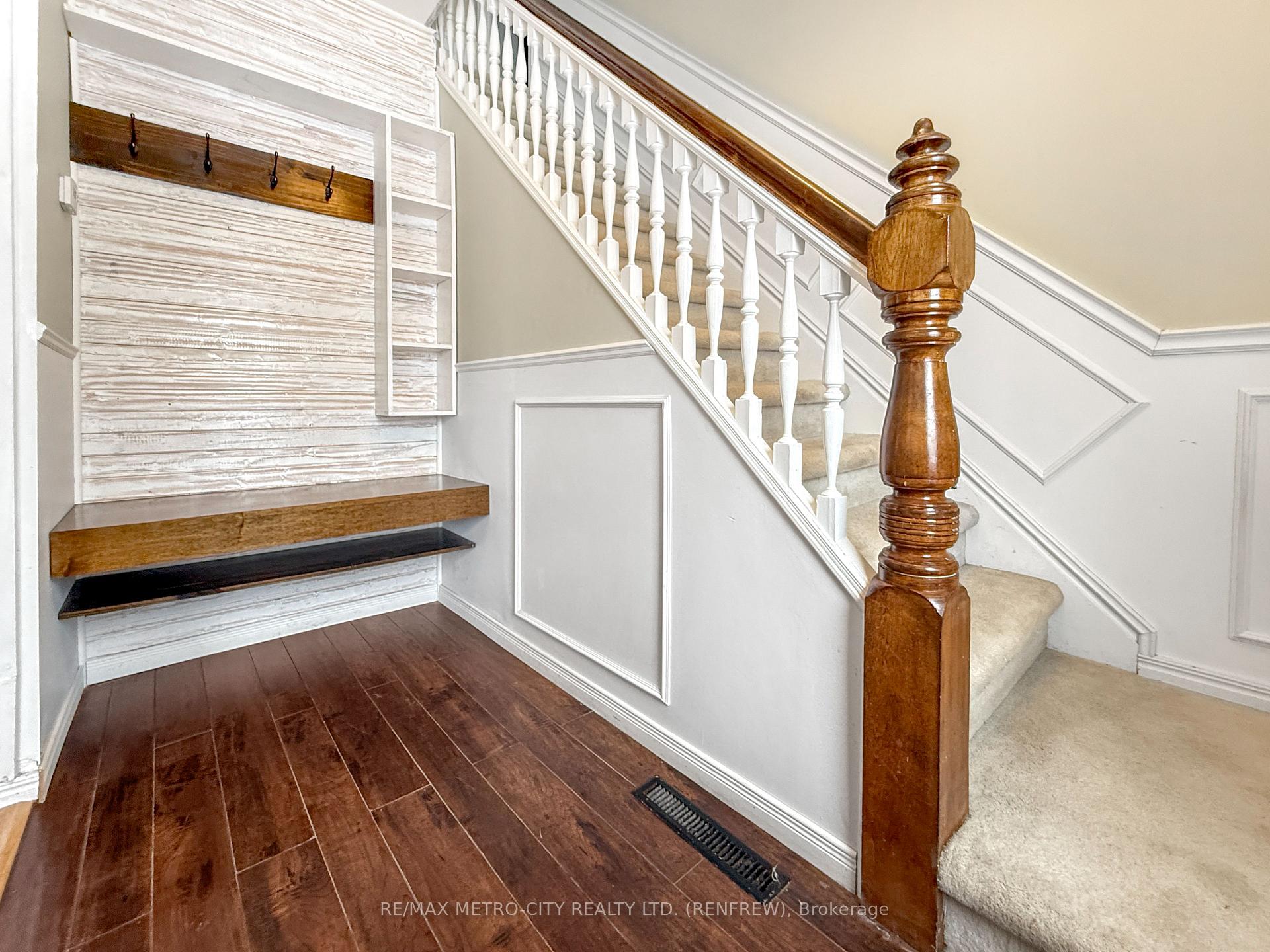 Photo 14 of 181 Cross Avenue, Renfrew — HOMEH