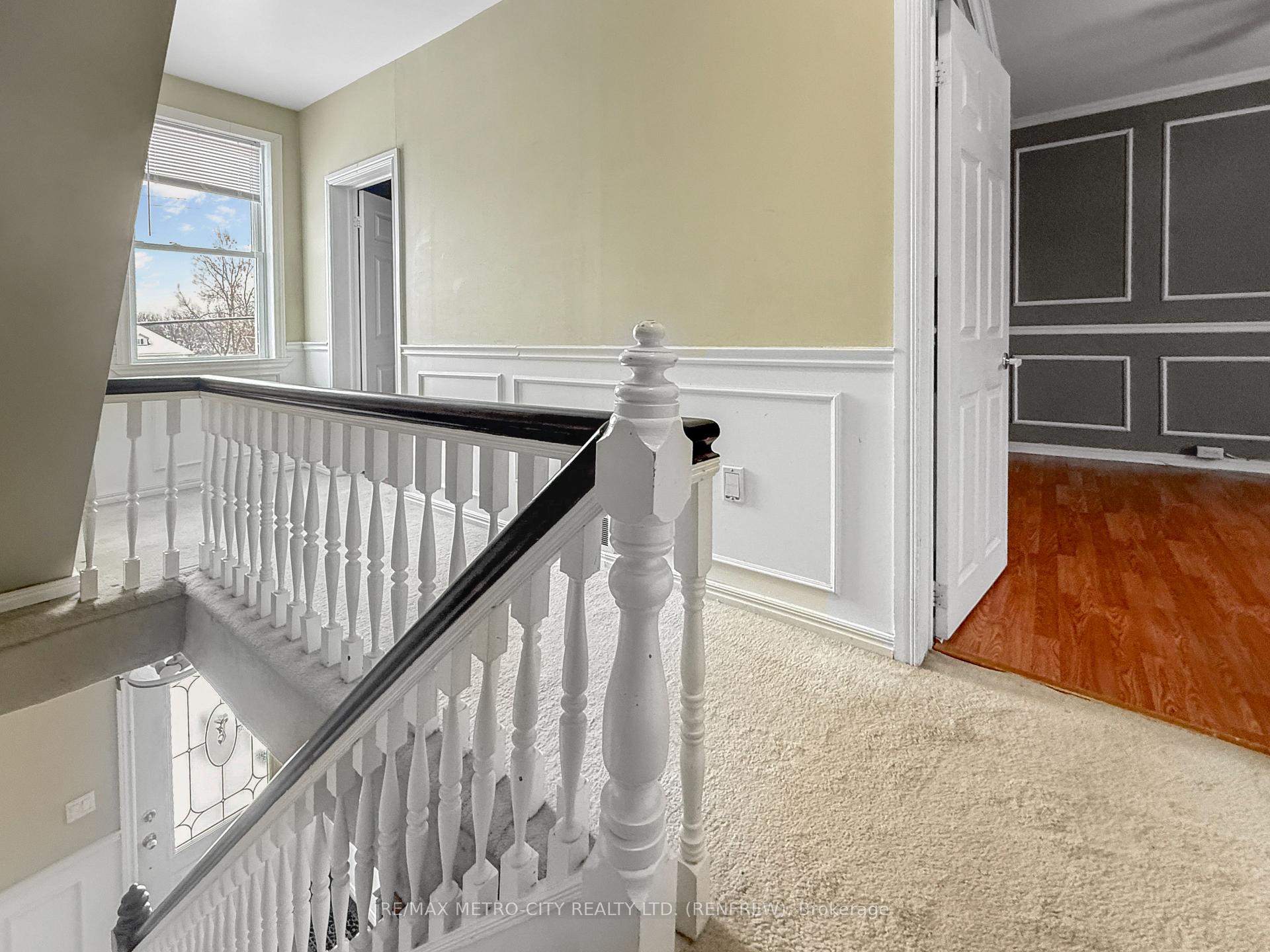 Photo 15 of 181 Cross Avenue, Renfrew — HOMEH
