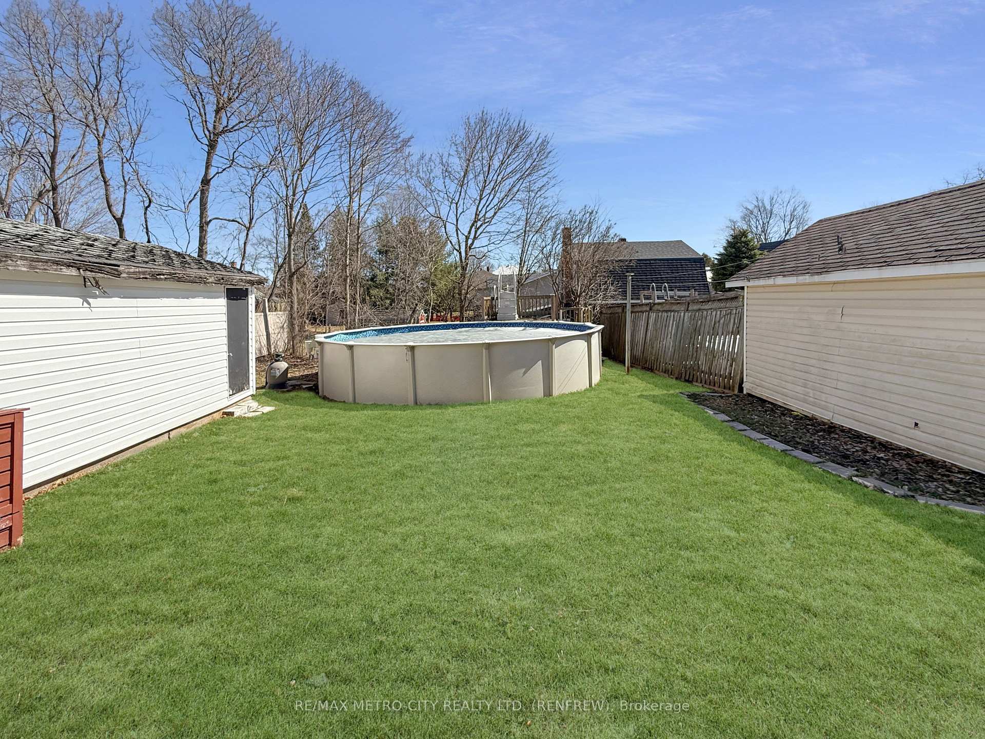 Photo 27 of 181 Cross Avenue, Renfrew — HOMEH