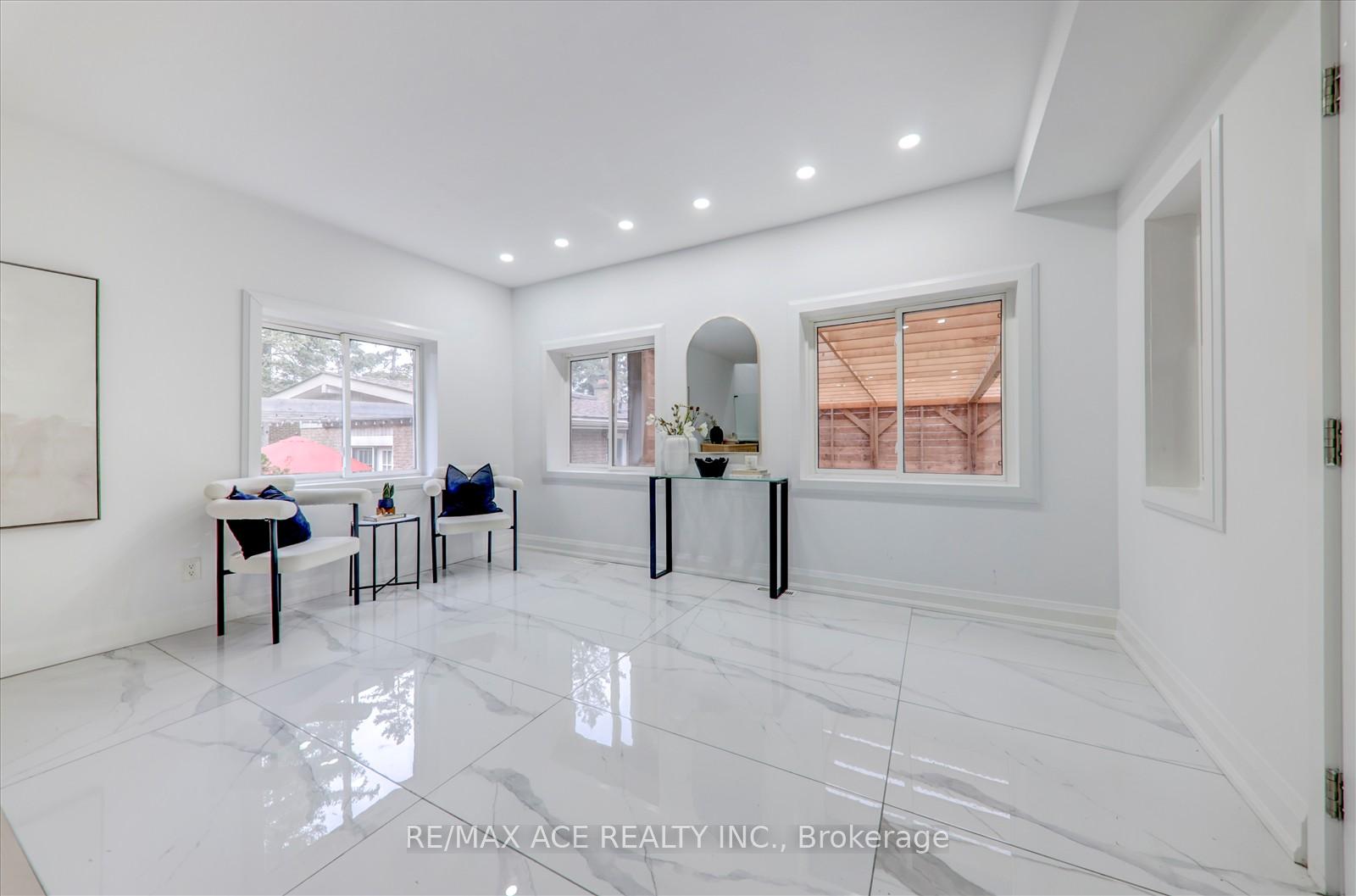 Photo 7 of 1844 Spruce Hill Road, Pickering, Dunbarton — HOMEH