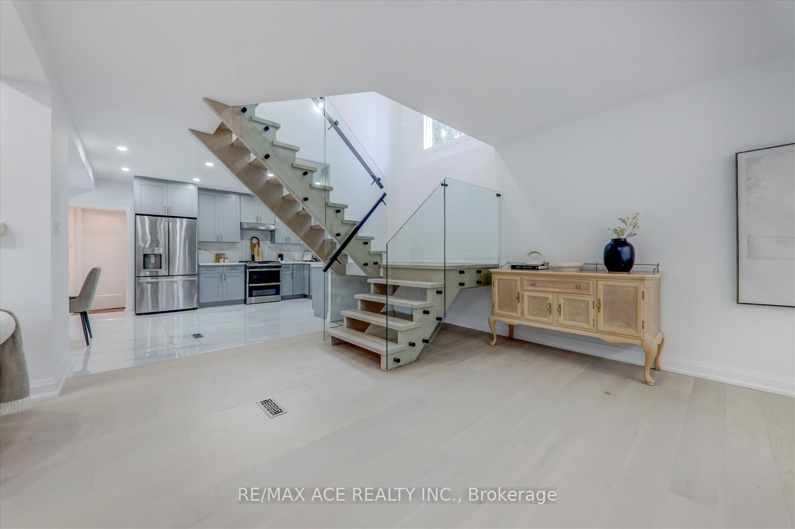 Photo 9 of 1844 Spruce Hill Road, Pickering, Dunbarton — HOMEH