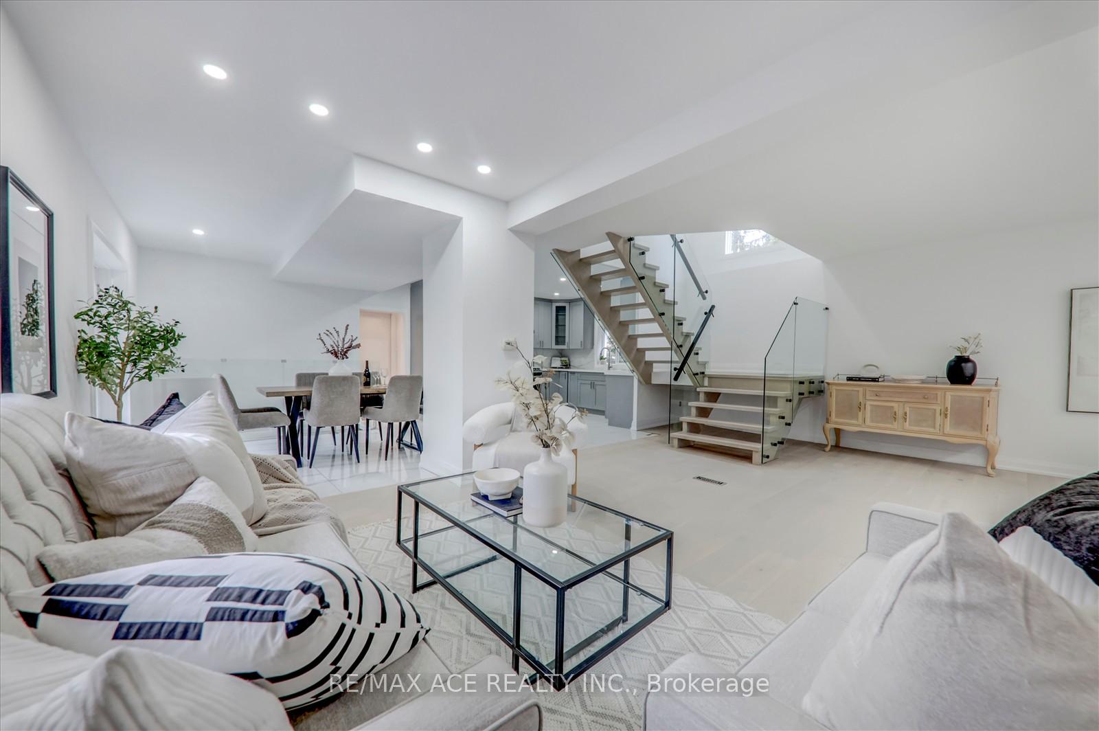 Photo 10 of 1844 Spruce Hill Road, Pickering, Dunbarton — HOMEH