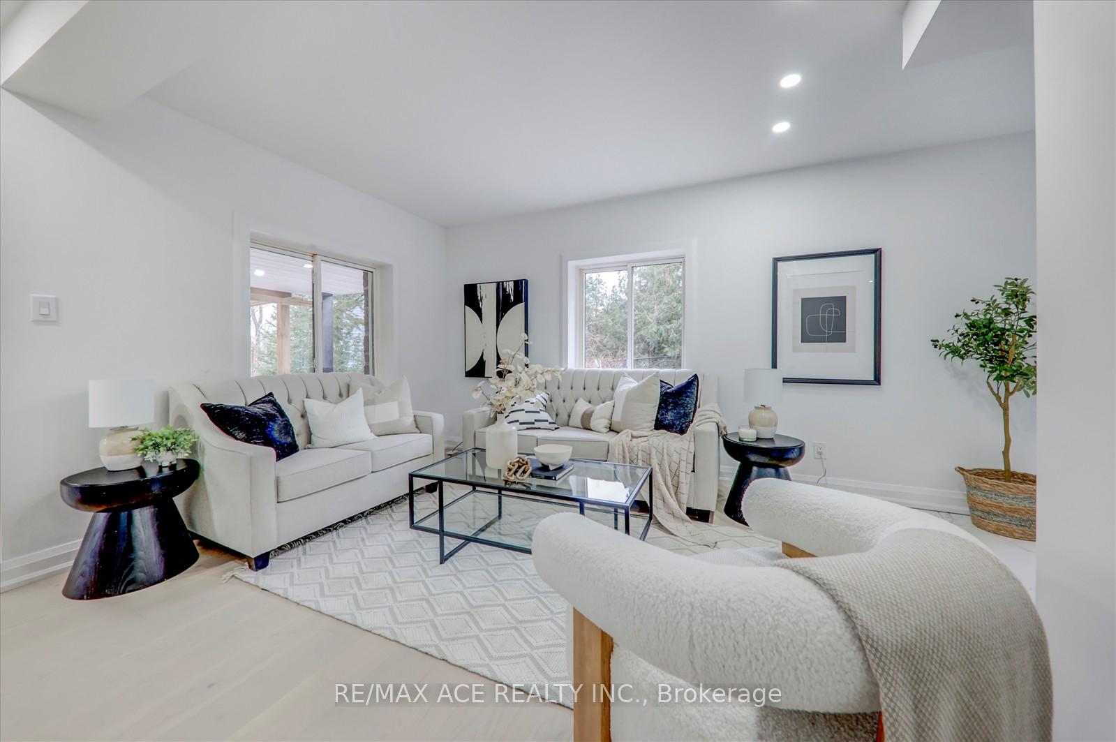Photo 11 of 1844 Spruce Hill Road, Pickering, Dunbarton — HOMEH