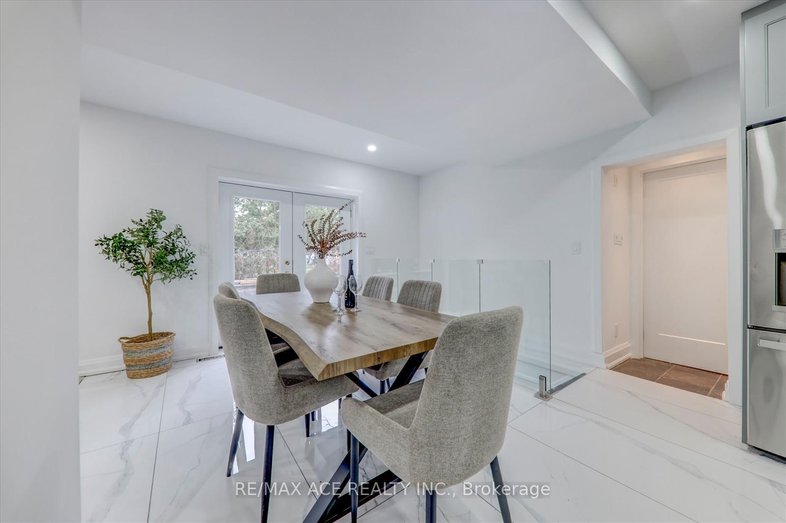 Photo 12 of 1844 Spruce Hill Road, Pickering, Dunbarton — HOMEH