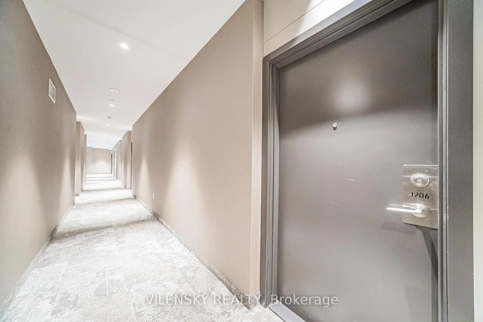 Photo 5 of Unit 1206, 10 Honeycrisp Crescent, Vaughan, Vaughan Corporate Centre — HOMEH