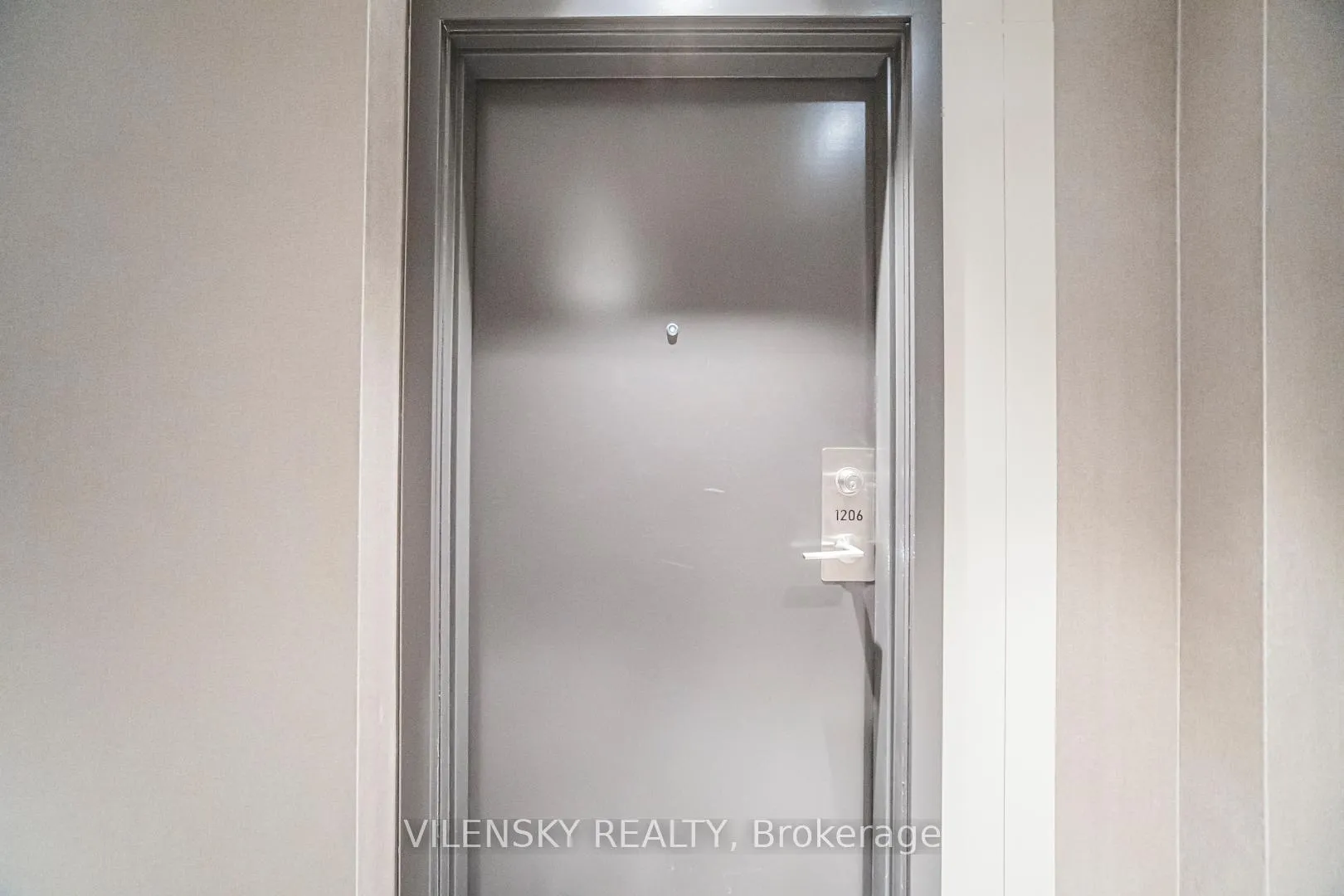 Photo 6 of Unit 1206, 10 Honeycrisp Crescent, Vaughan, Vaughan Corporate Centre — HOMEH