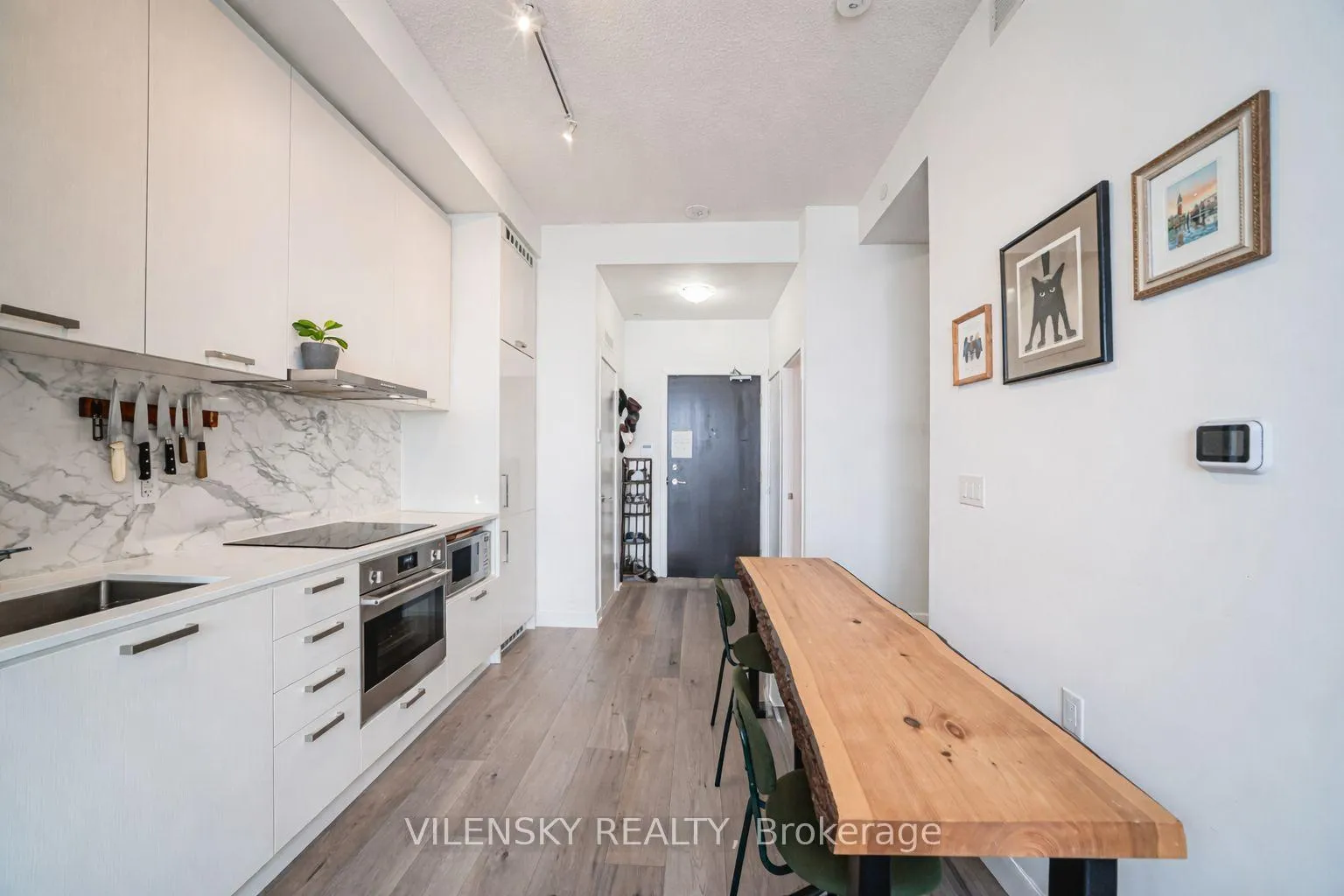 Photo 13 of Unit 1206, 10 Honeycrisp Crescent, Vaughan, Vaughan Corporate Centre — HOMEH