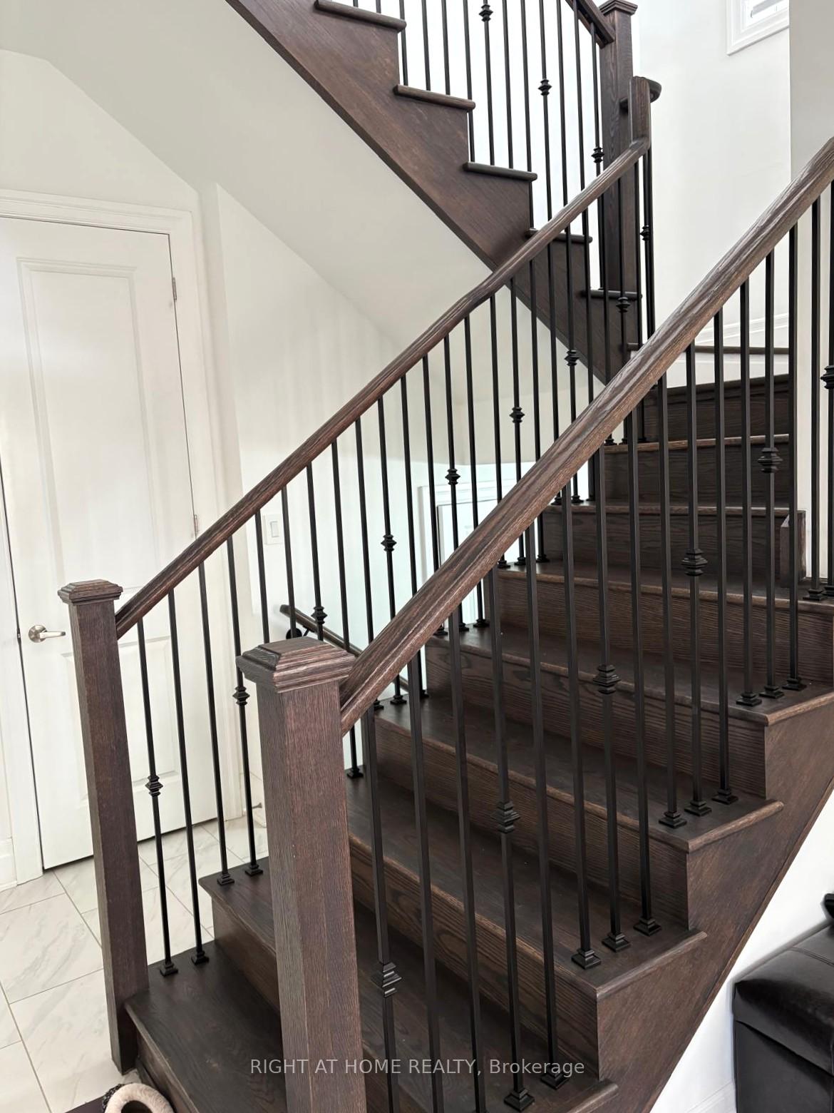 Photo 3 of 2965 Heartwood Lane, Pickering, Rural Pickering — HOMEH