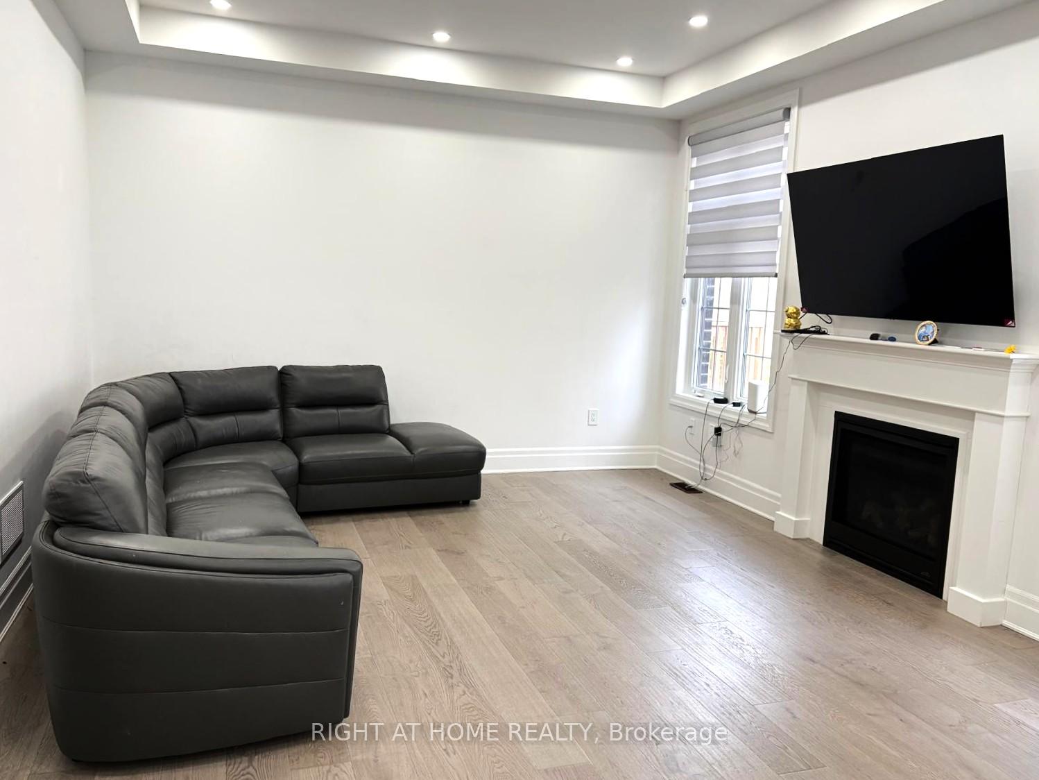 Photo 5 of 2965 Heartwood Lane, Pickering, Rural Pickering — HOMEH