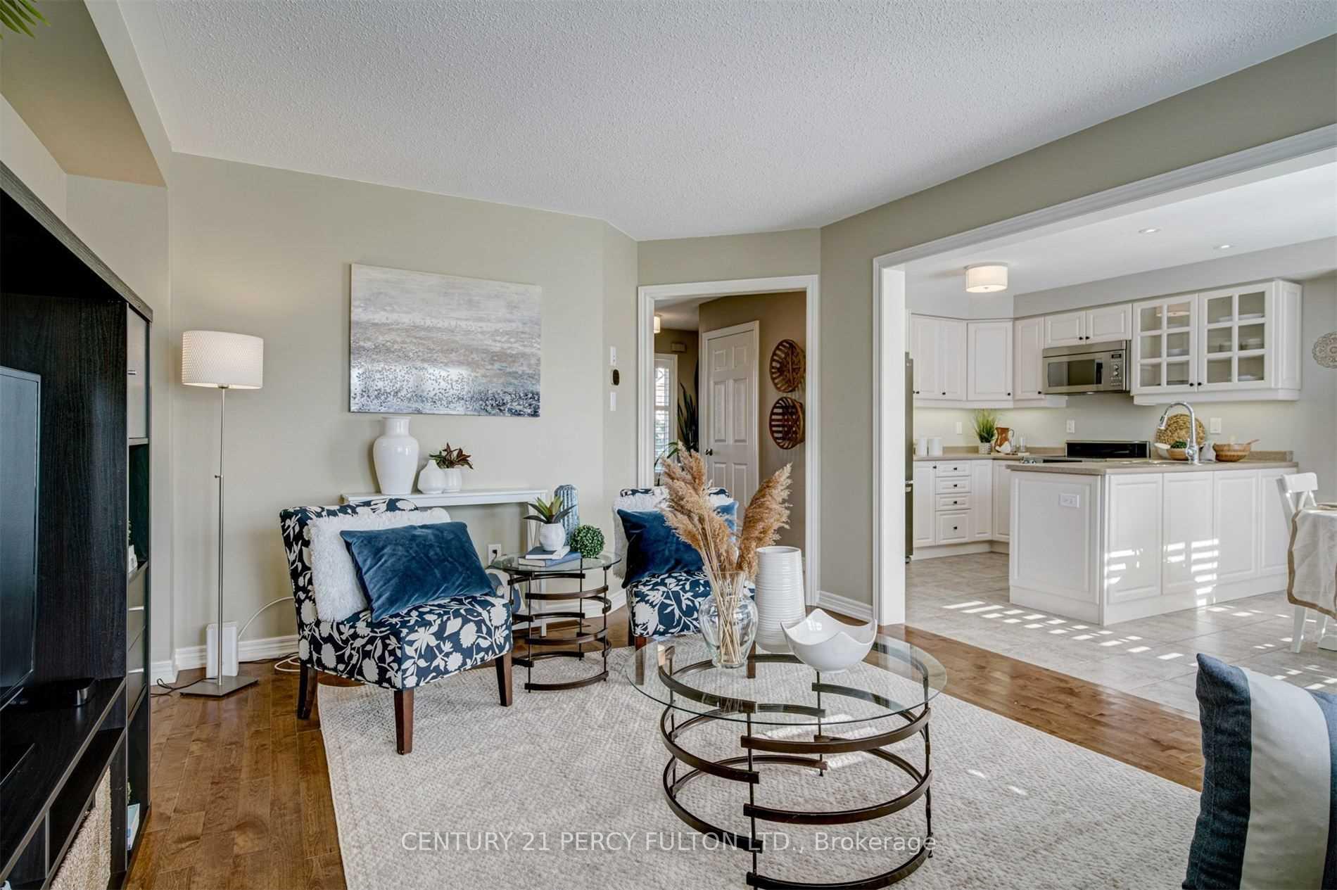 Photo 10 of 1084 Edward Bolton Crescent, Oshawa, Pinecrest — HOMEH