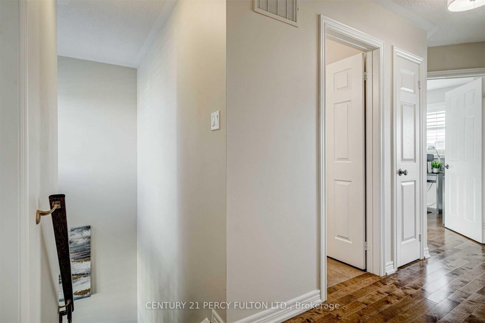Photo 20 of 1084 Edward Bolton Crescent, Oshawa, Pinecrest — HOMEH