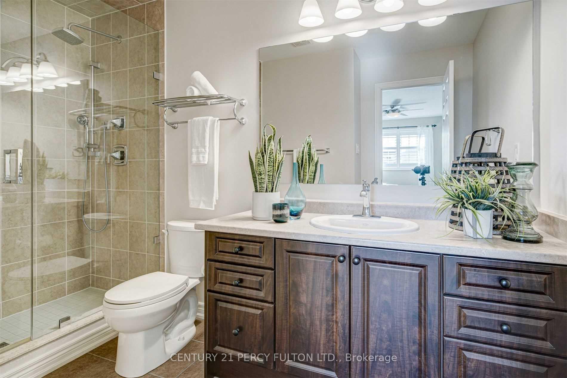Photo 25 of 1084 Edward Bolton Crescent, Oshawa, Pinecrest — HOMEH