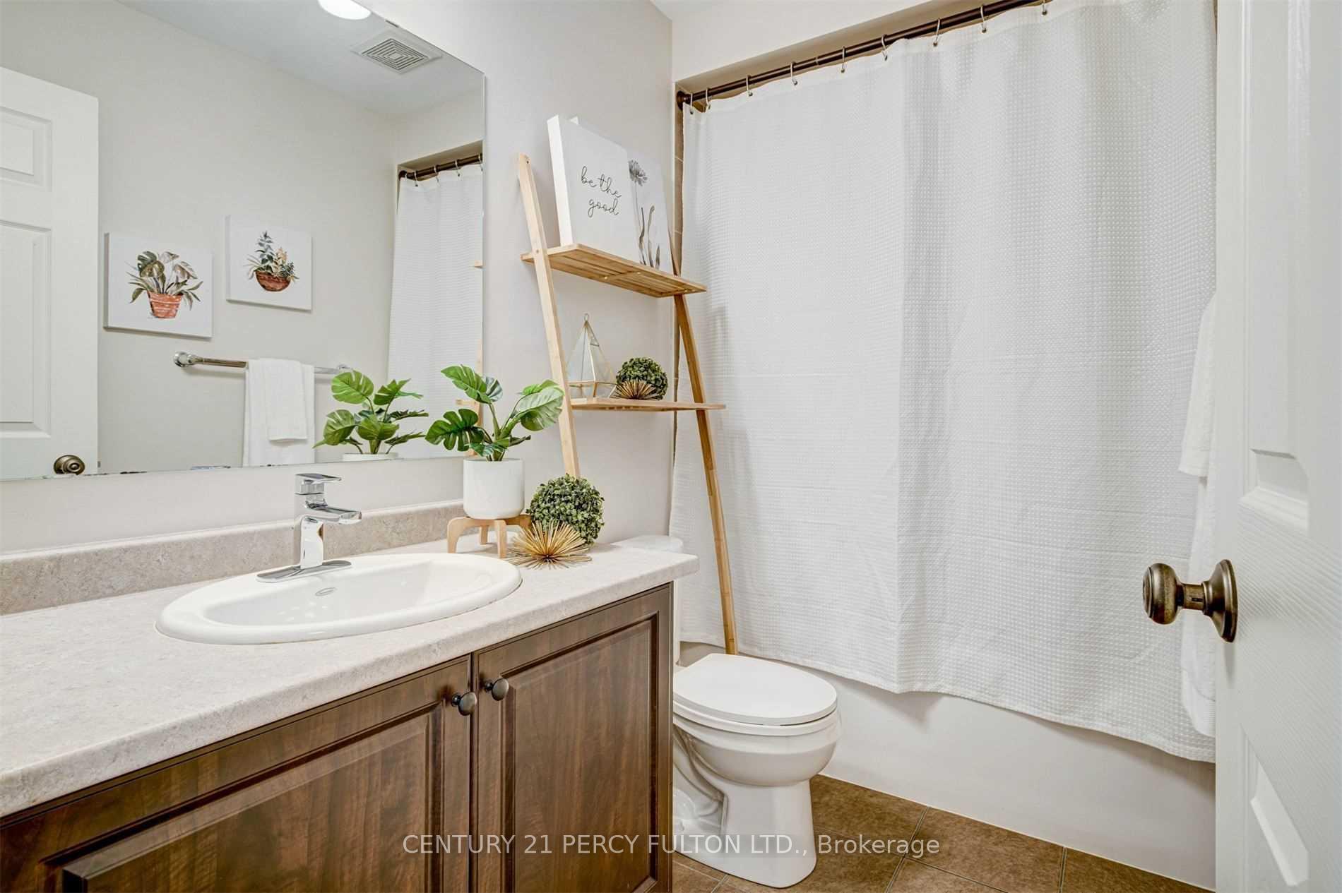Photo 31 of 1084 Edward Bolton Crescent, Oshawa, Pinecrest — HOMEH