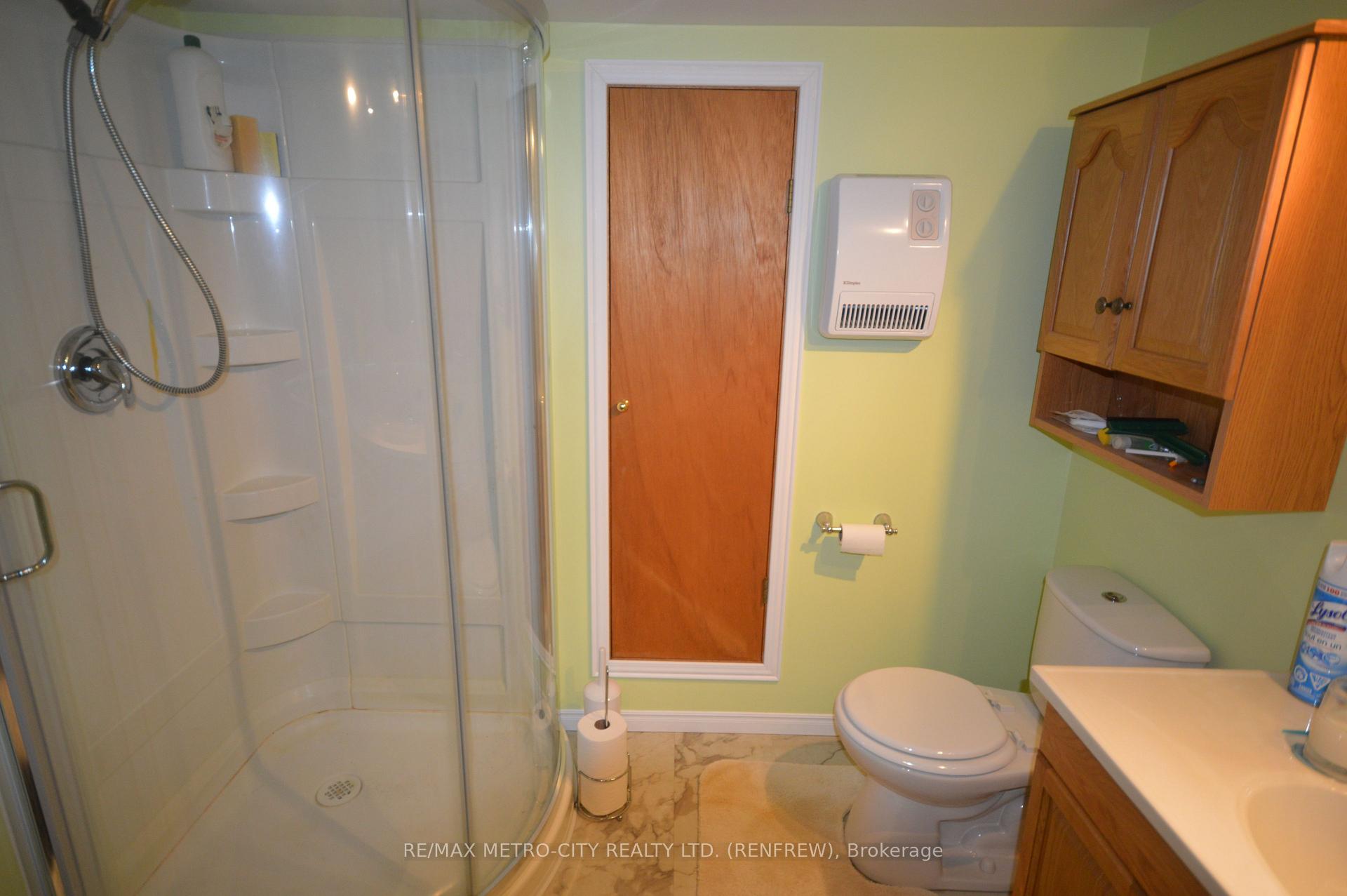 Photo 10 of 258 Centennial Drive, Renfrew — HOMEH