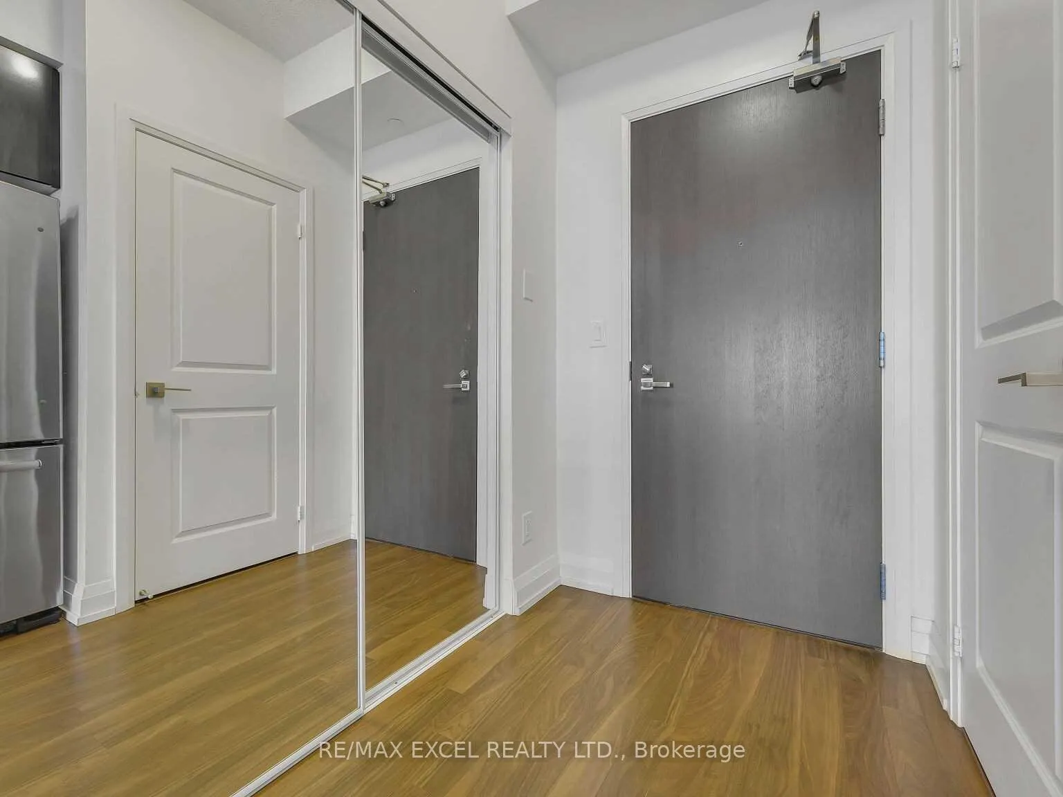 Photo 4 of Unit 2029, 7161 Yonge Street, Markham, Grandview — HOMEH