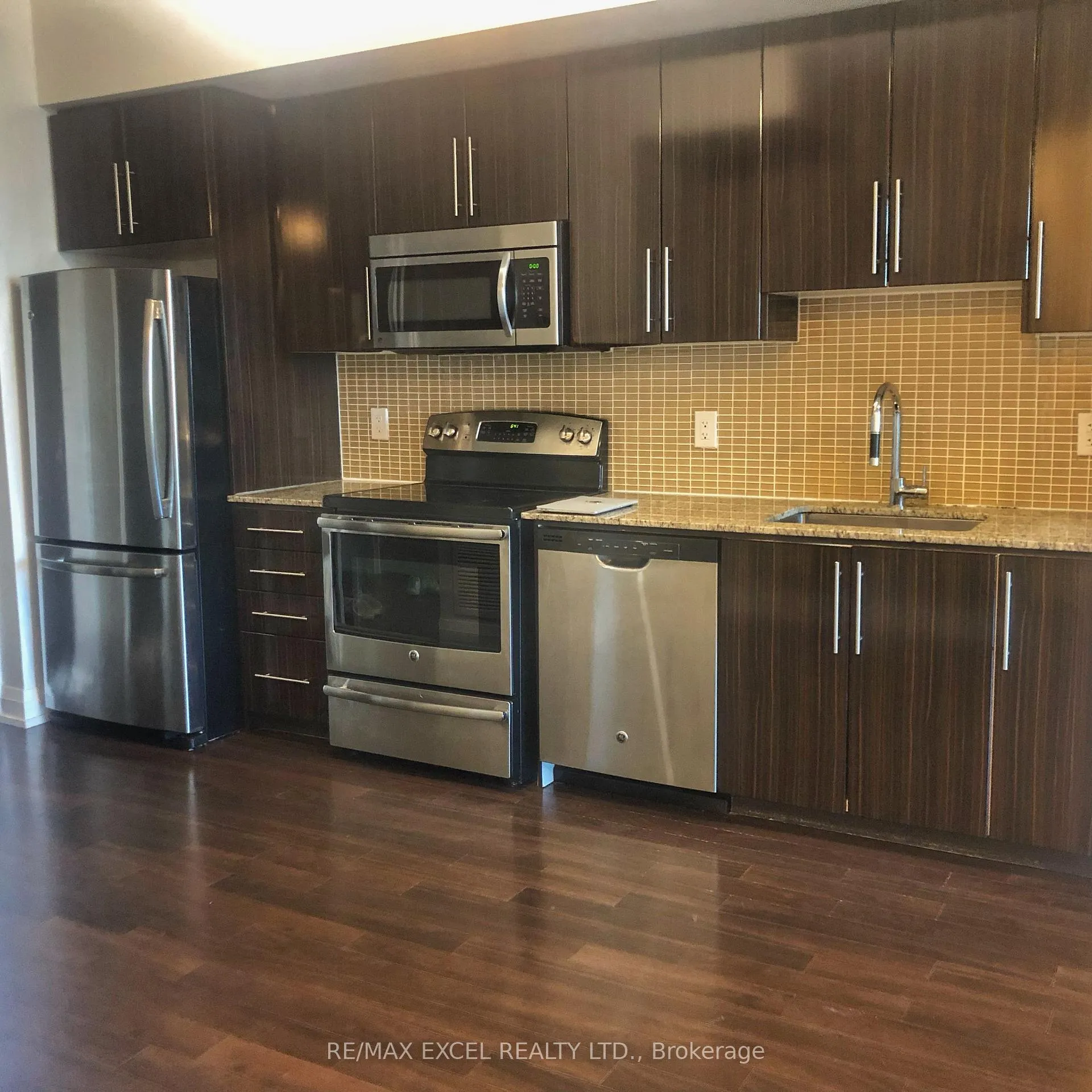 Photo 6 of Unit 2029, 7161 Yonge Street, Markham, Grandview — HOMEH