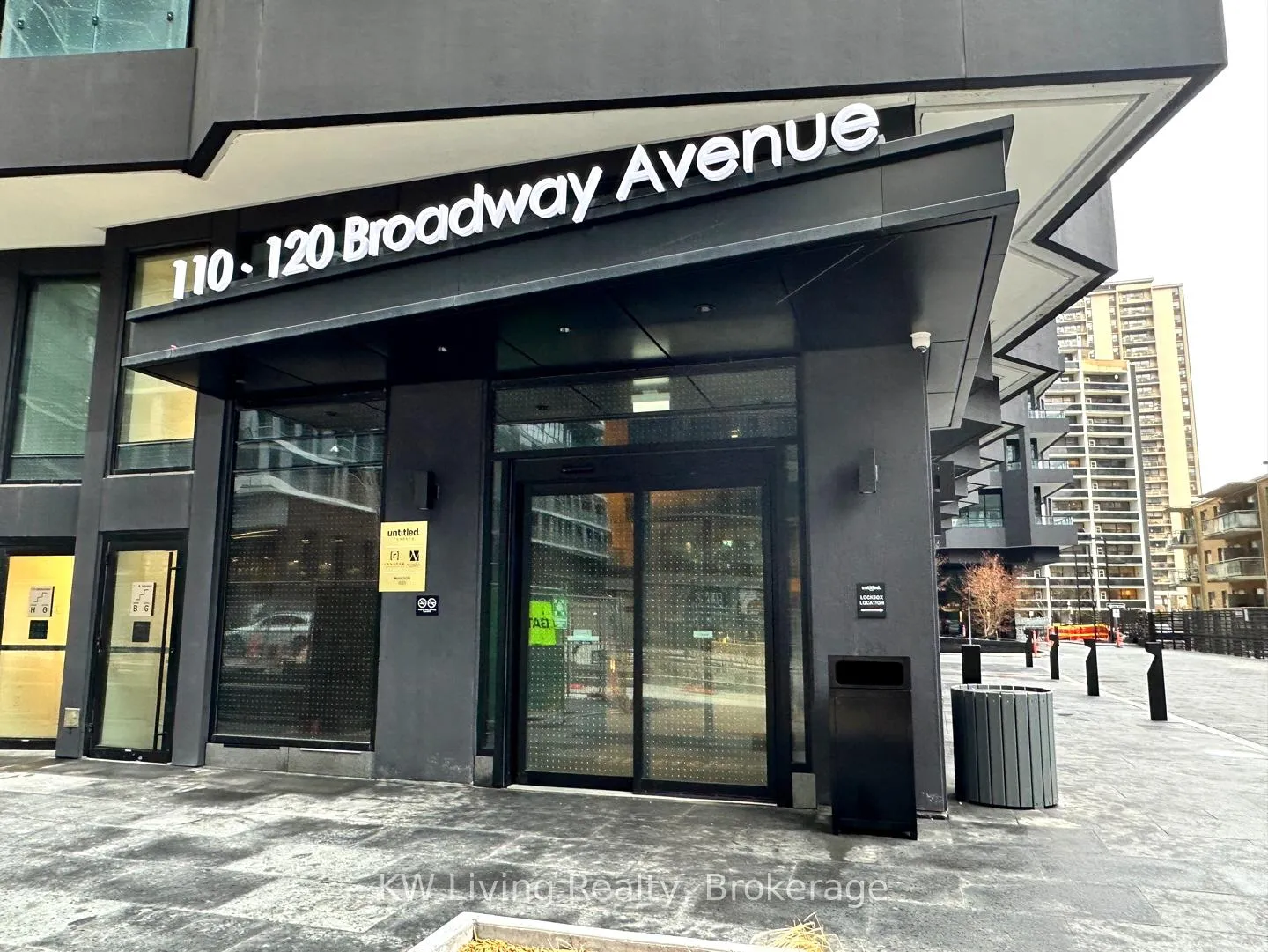 Photo 4 of Unit 3003, 110 Broadway Avenue, Toronto, Mount Pleasant West — HOMEH