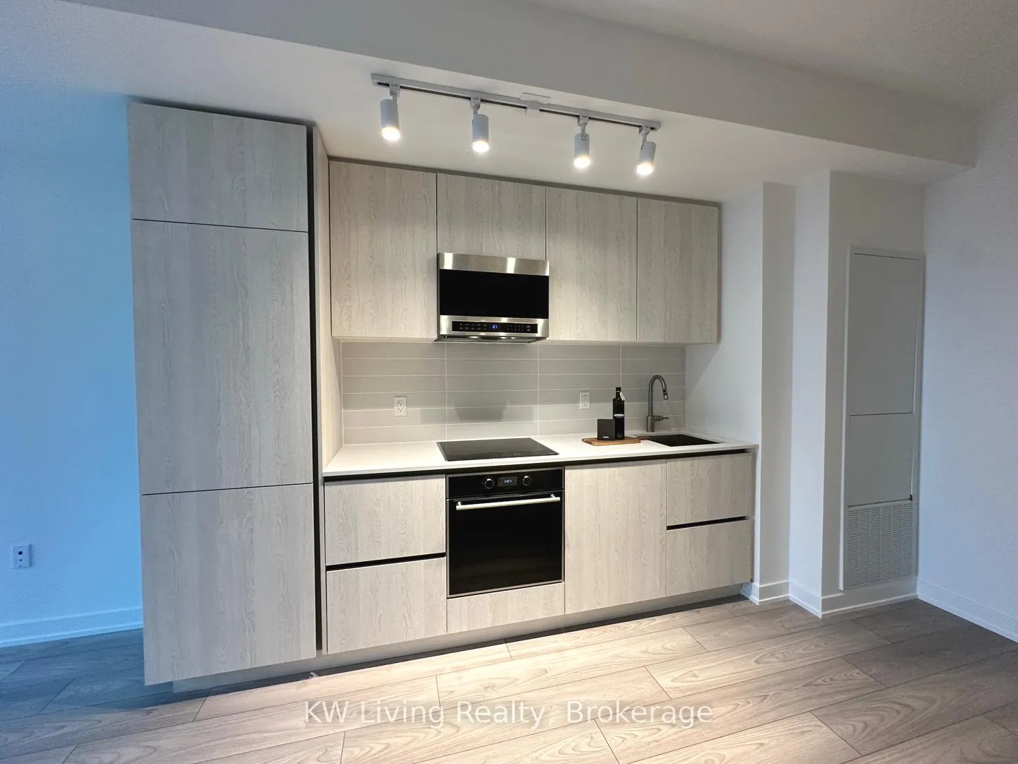 Photo 12 of Unit 3003, 110 Broadway Avenue, Toronto, Mount Pleasant West — HOMEH