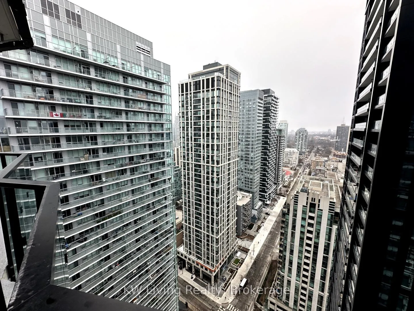 Photo 19 of Unit 3003, 110 Broadway Avenue, Toronto, Mount Pleasant West — HOMEH