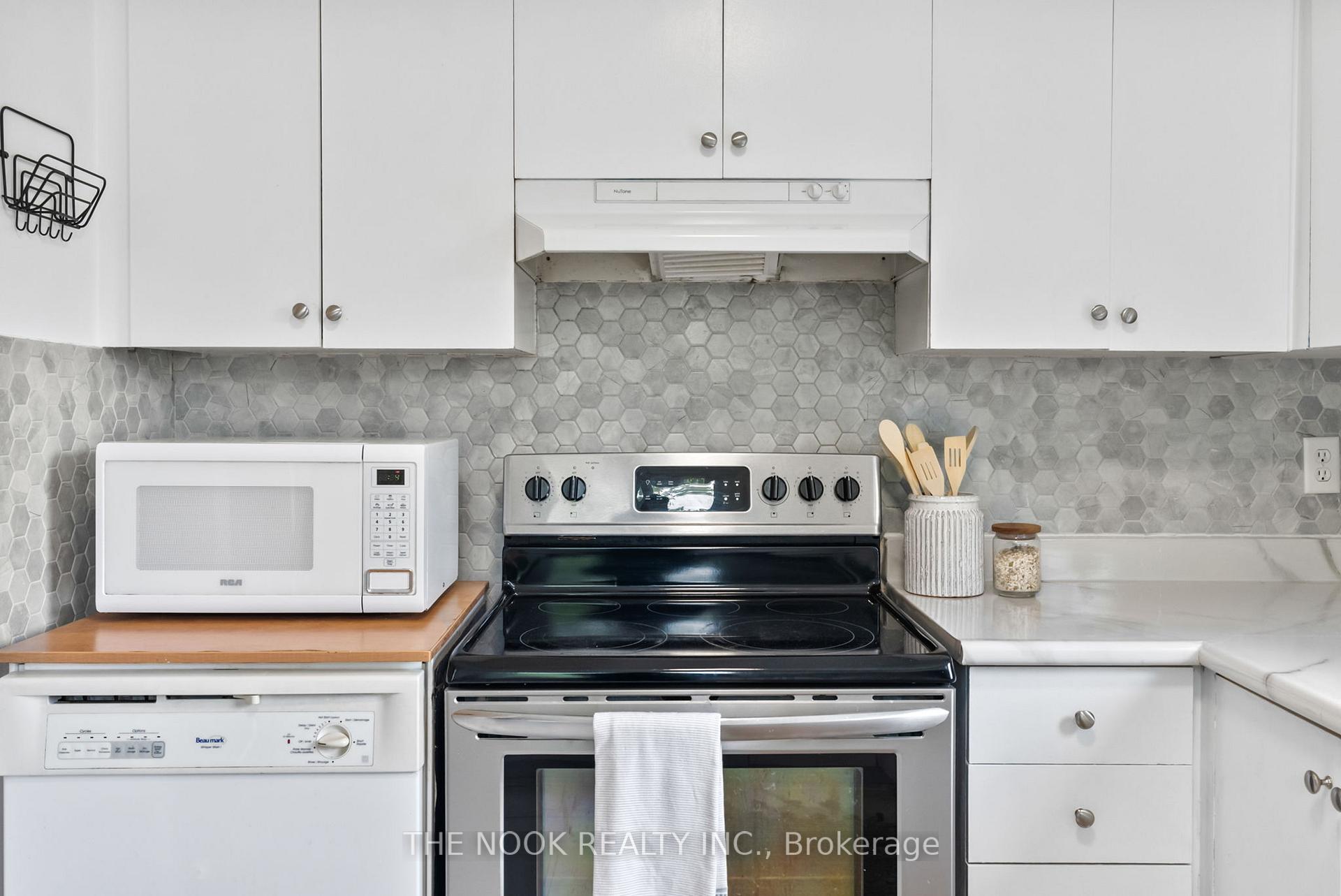 Photo 6 of 629 Dunn Crescent, Pickering, Rosebank — HOMEH