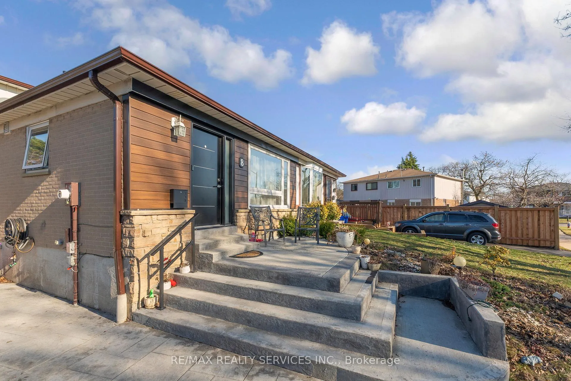 Photo 2 of 8 Chipwood Acres, Brampton, Madoc — HOMEH