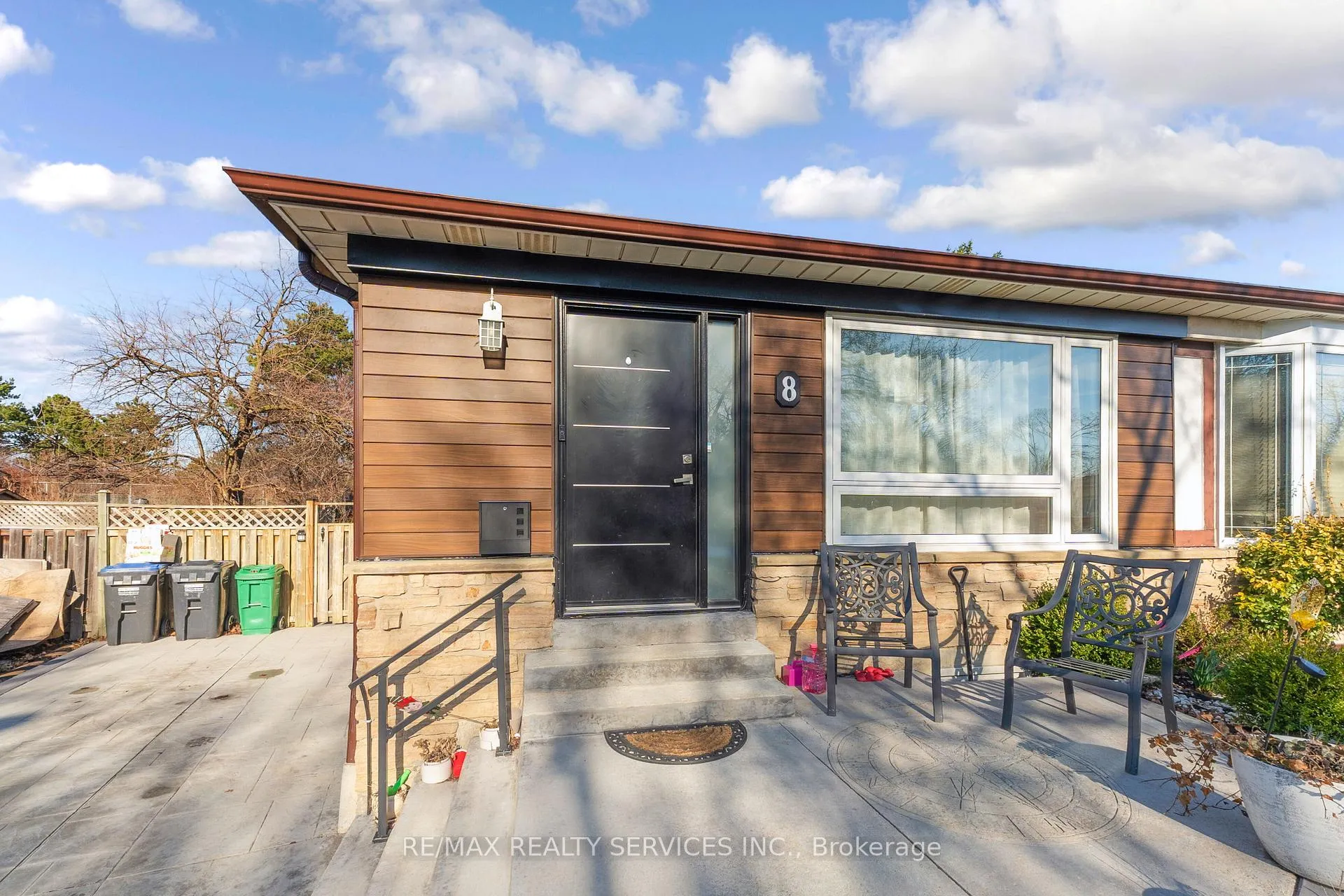 Photo 3 of 8 Chipwood Acres, Brampton, Madoc — HOMEH