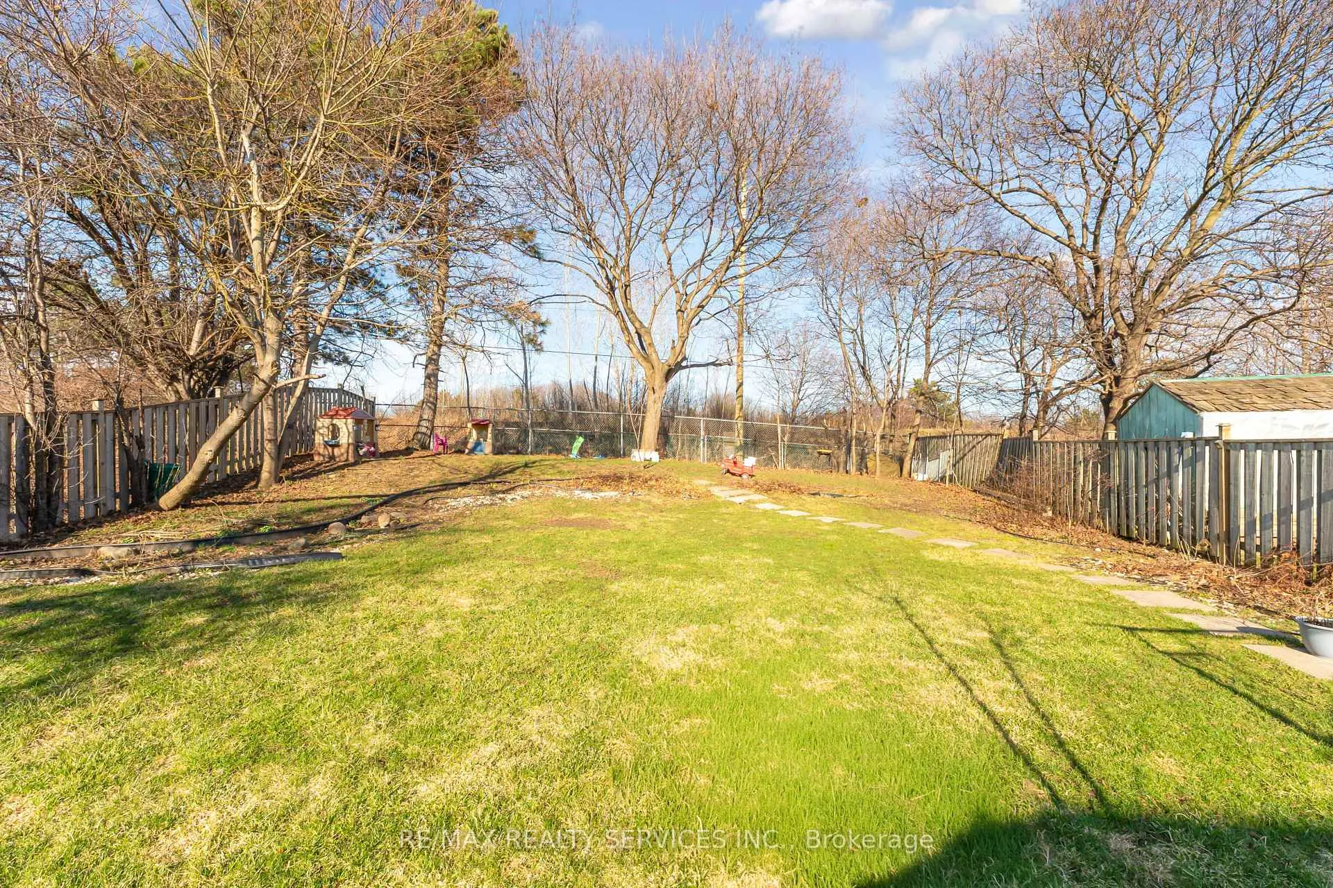 Photo 42 of 8 Chipwood Acres, Brampton, Madoc — HOMEH