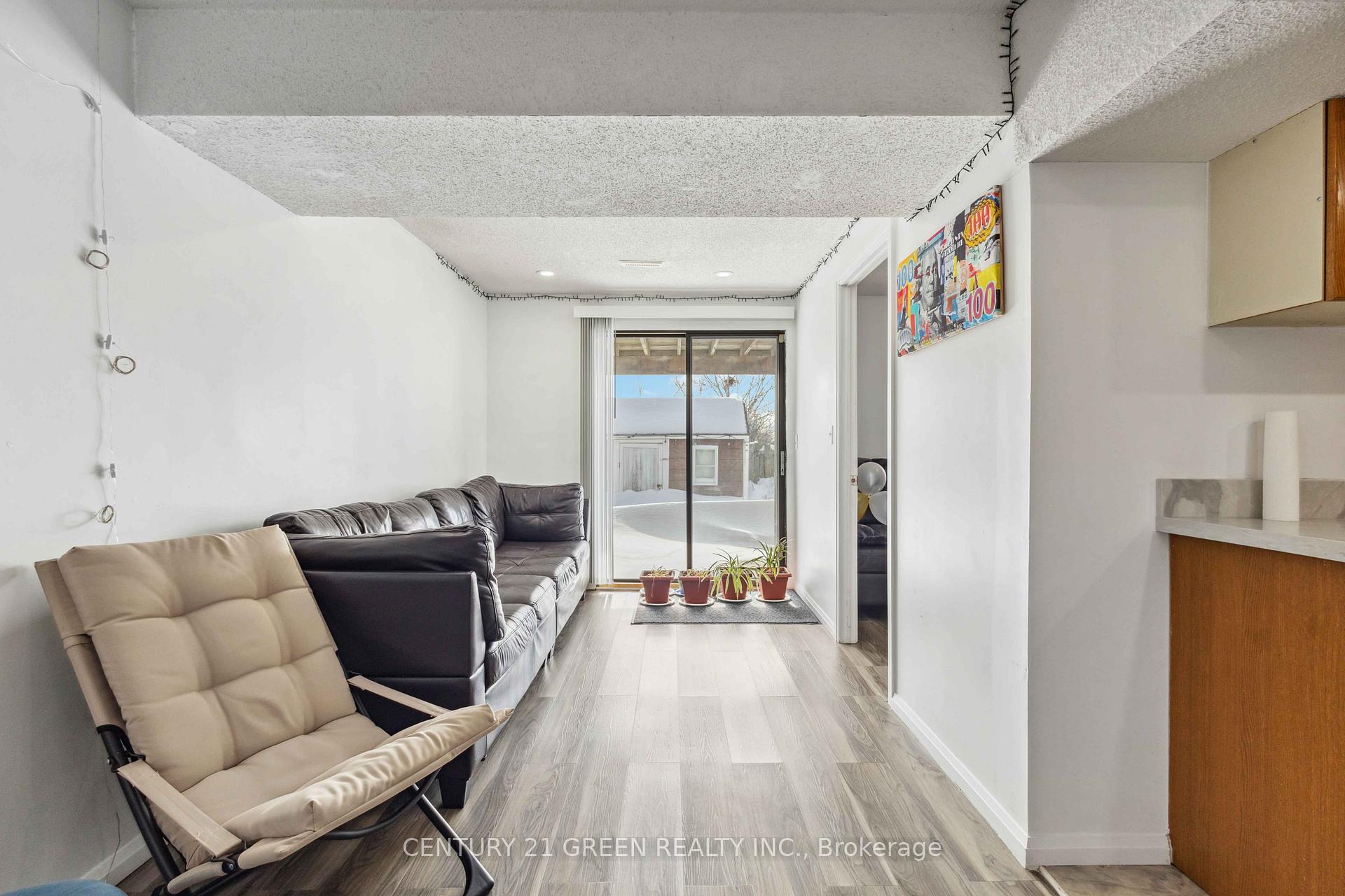 Front of Unit Bsmt, 662 Grandview Drive