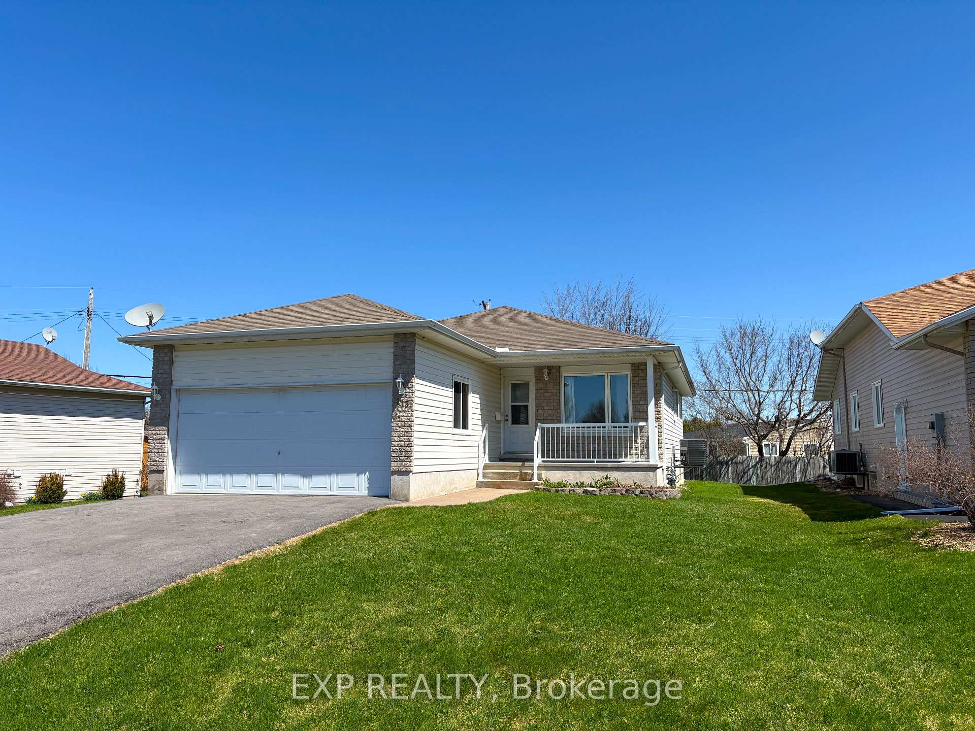 Photo 1 of 213 Vanier Crescent, Renfrew — HOMEH