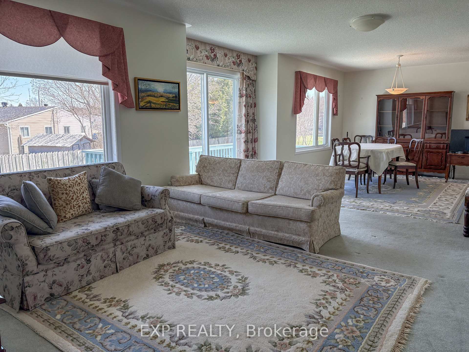 Photo 5 of 213 Vanier Crescent, Renfrew — HOMEH