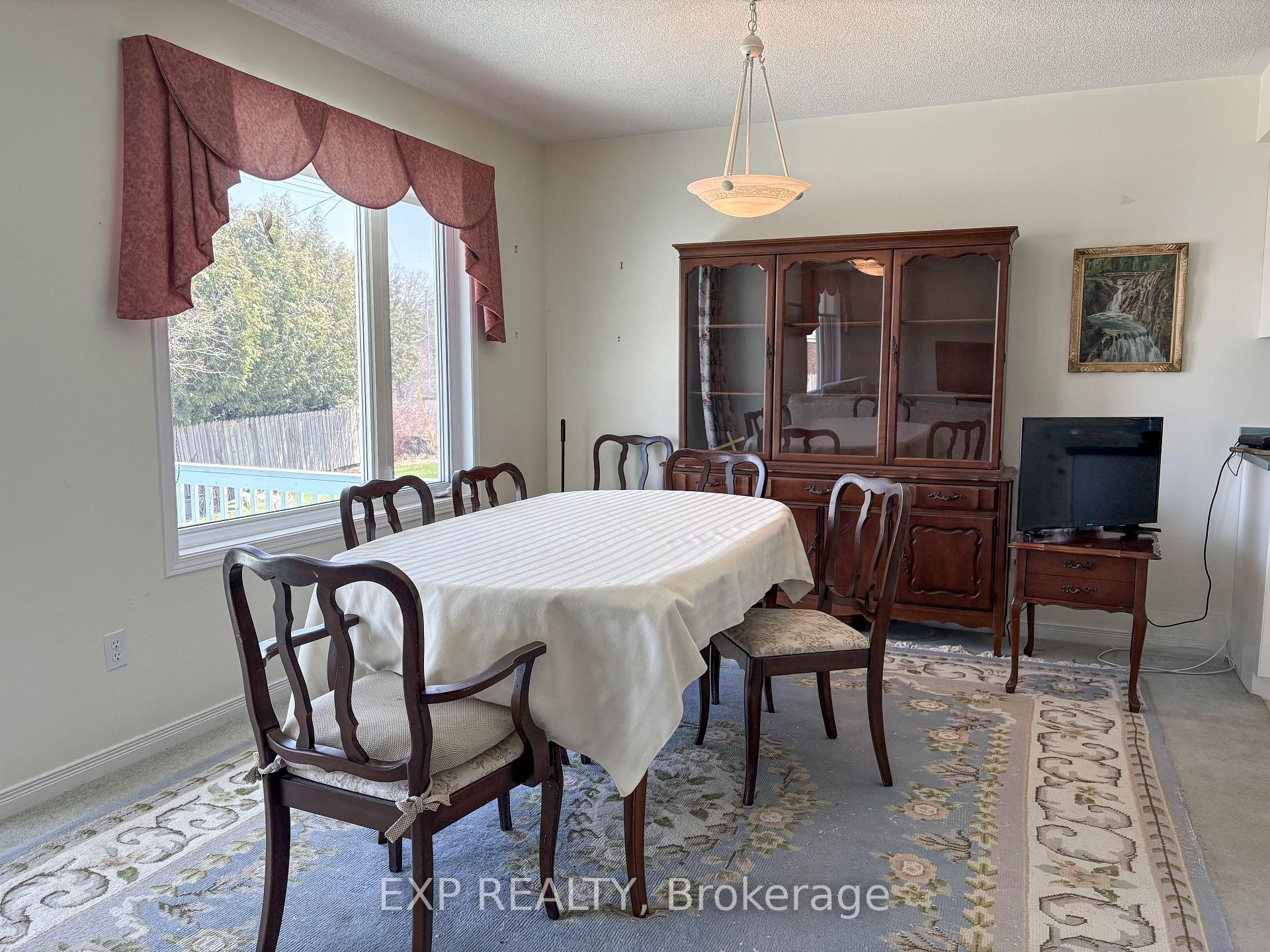 Photo 6 of 213 Vanier Crescent, Renfrew — HOMEH