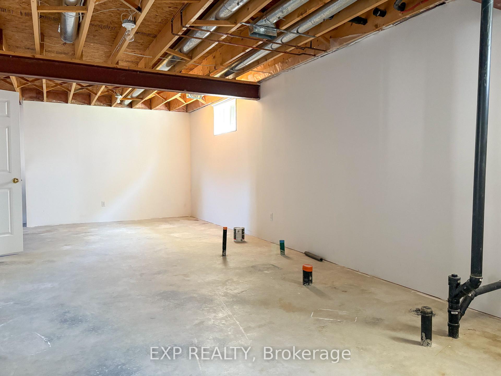 Photo 16 of 213 Vanier Crescent, Renfrew — HOMEH