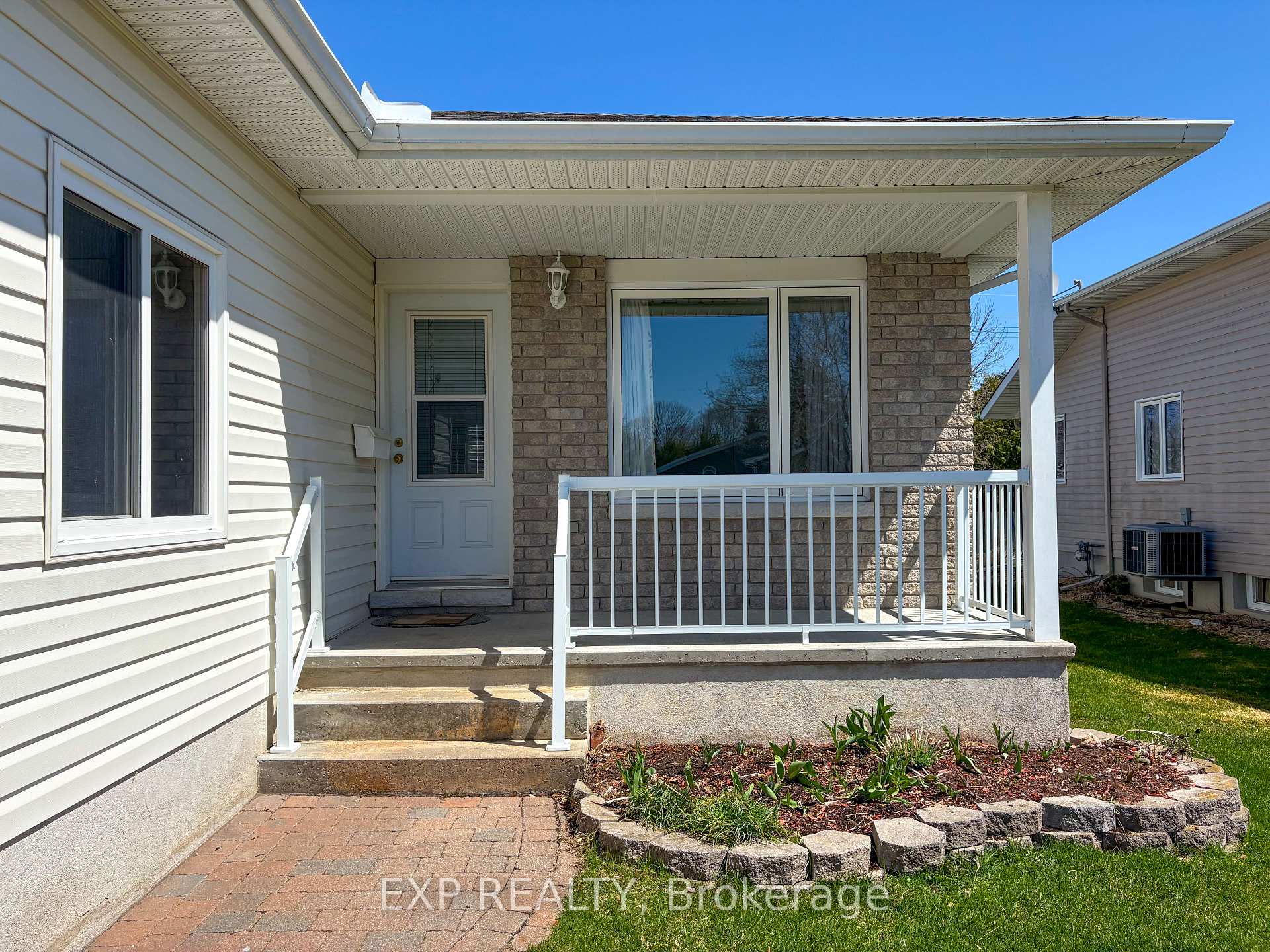 Photo 17 of 213 Vanier Crescent, Renfrew — HOMEH