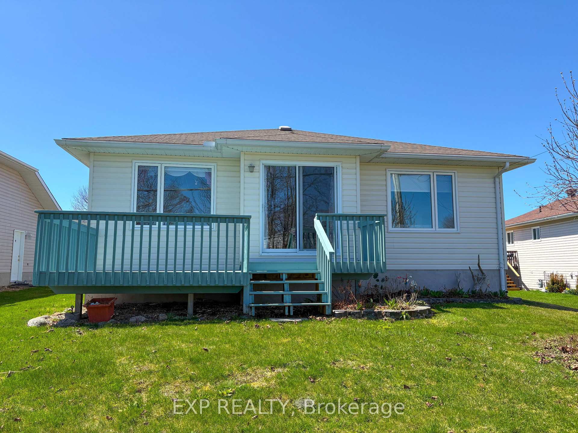 Photo 19 of 213 Vanier Crescent, Renfrew — HOMEH