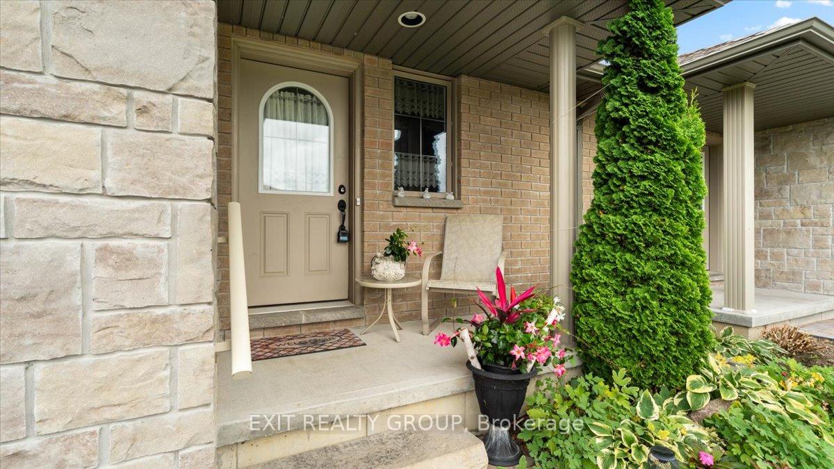 Photo 3 of 14 Cortland Crescent, Quinte West, Murray Ward — HOMEH