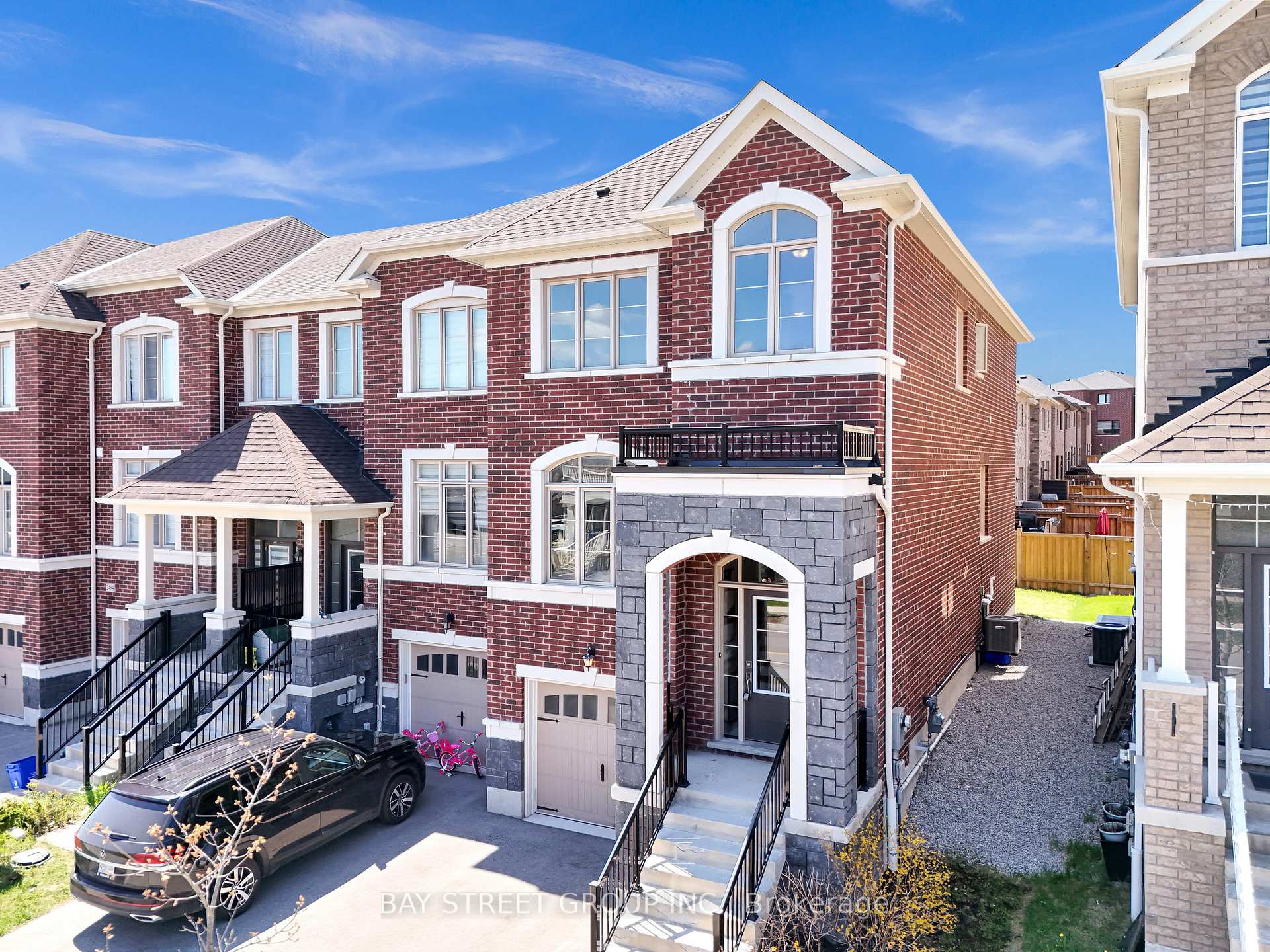 Photo 2 of 2488 Hibiscus Drive, Pickering, Rural Pickering — HOMEH
