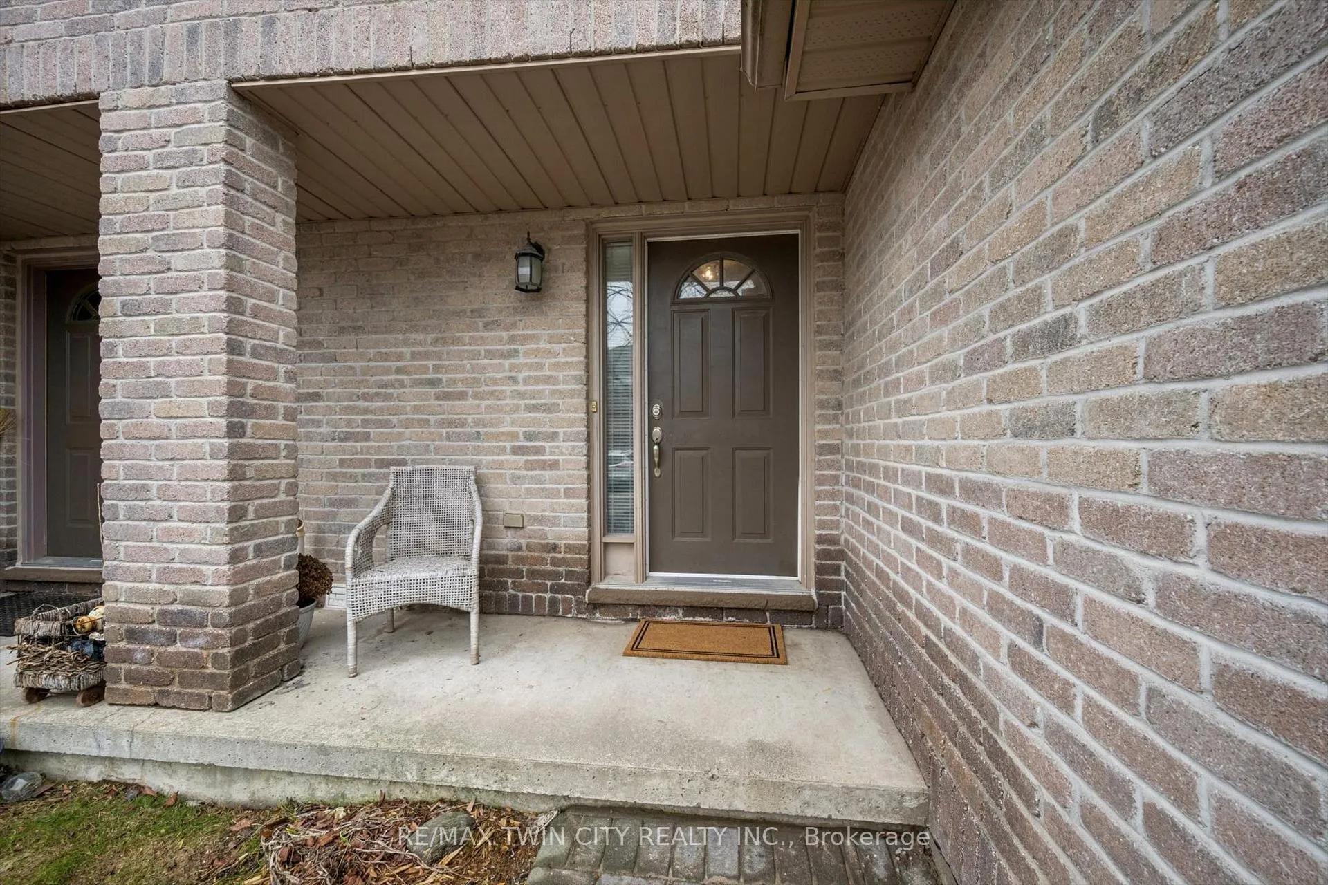 Photo 2 of Unit 42, 230 Blackhorne Drive, Kitchener, Laurentian Hills — HOMEH