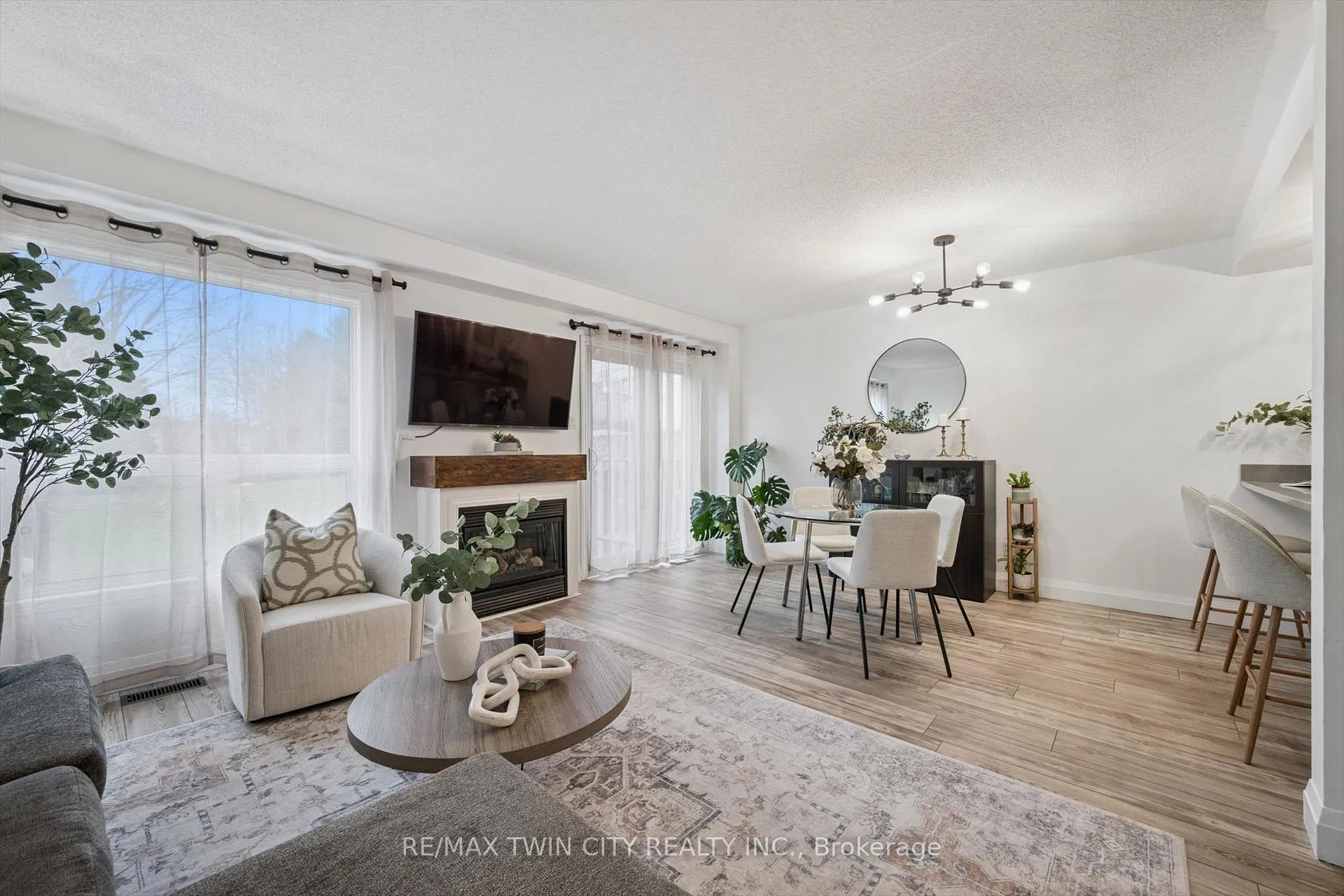 Photo 6 of Unit 42, 230 Blackhorne Drive, Kitchener, Laurentian Hills — HOMEH