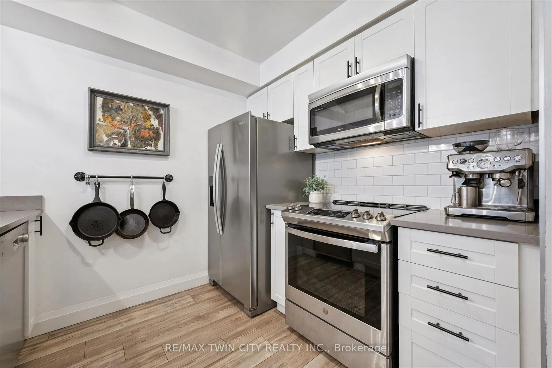 Photo 10 of Unit 42, 230 Blackhorne Drive, Kitchener, Laurentian Hills — HOMEH